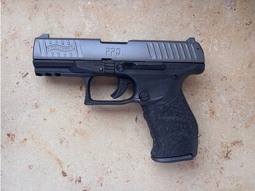 Walther PPQ M2 blank 9 mm P.A.K. incl. accessories & ammunition – pickup only