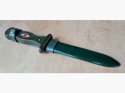 Cuchillo de viaje original de Hubertus Solingen de la Guerra Fría, modelo de cuchillo de combate de la BW y visualmente inspirado en el cuchillo de viaje de la HJ