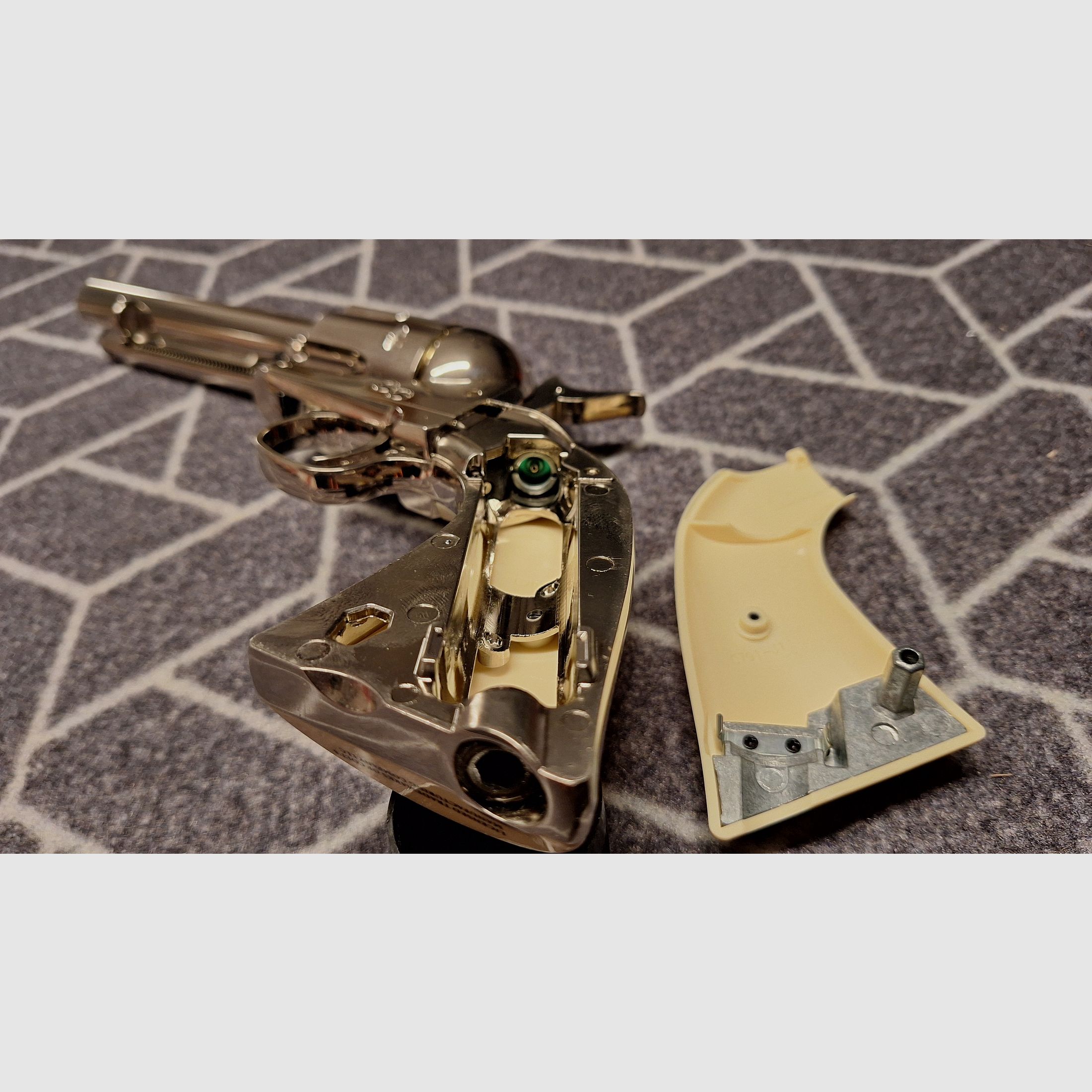 Colt Single Action Army® 45 nickel Co2 revolver caliber 4.5 mm BB-NEW