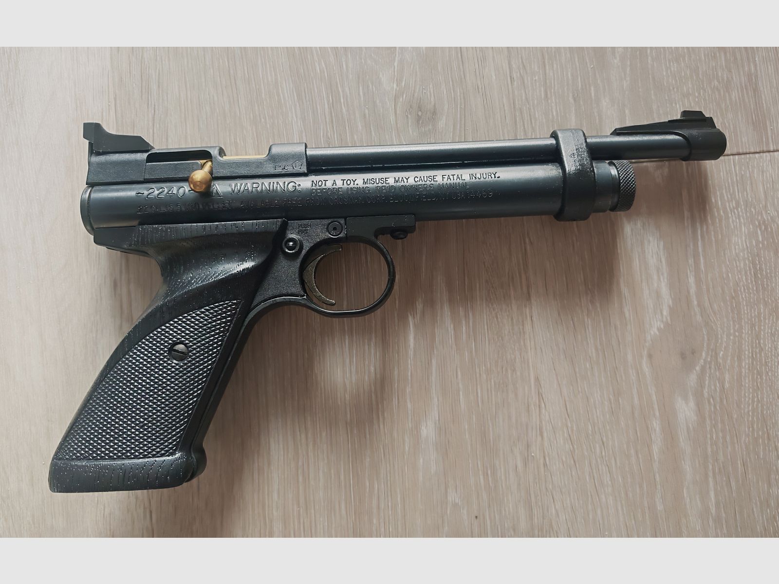 Crosman 2240, 5,5mm, mallette, comme neuf.