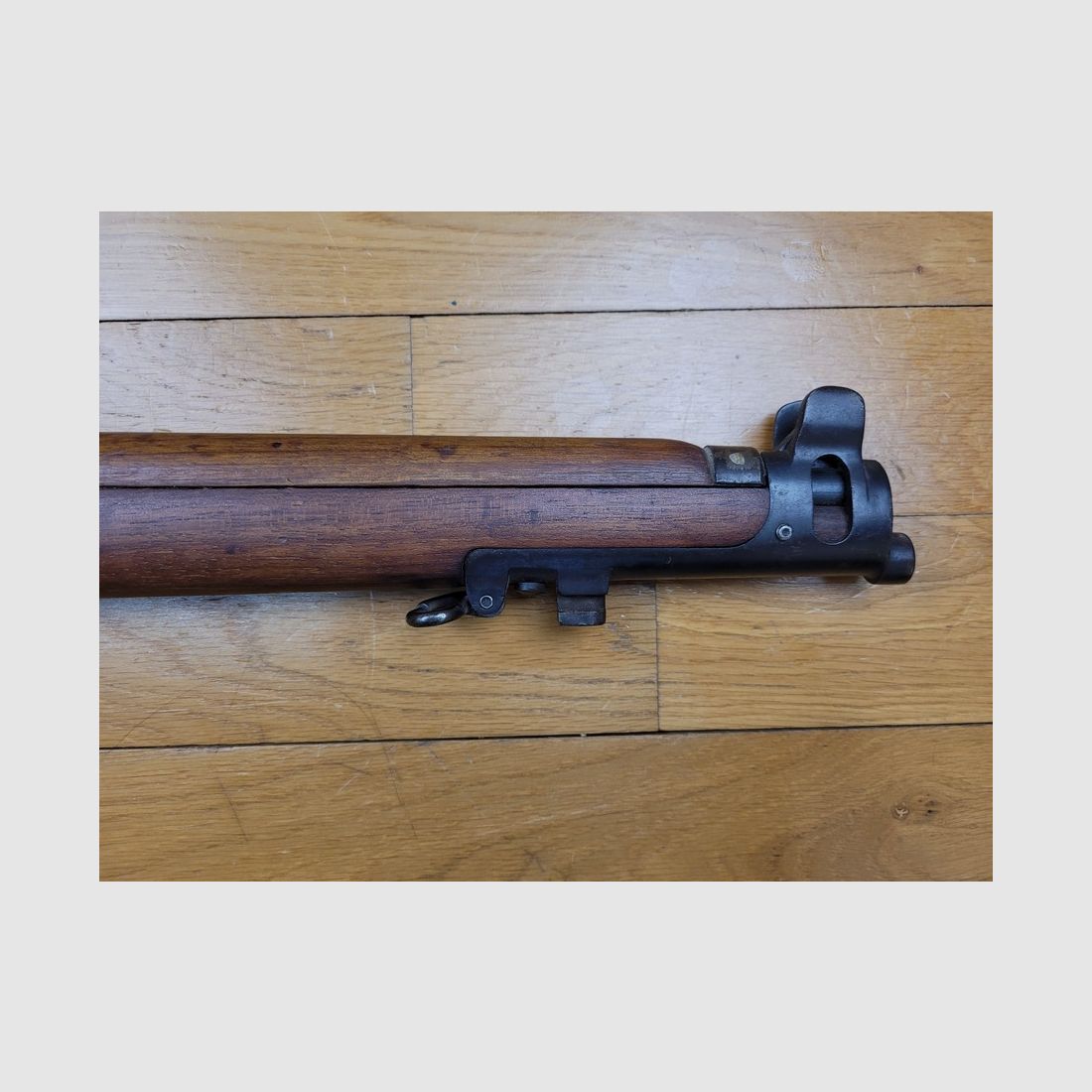 Sehr gutes englisches Gewehr Lee Enfield MKIII (*) – gute Verarbeitung B.S.A von 1916 – Originalkaliber 303 Brit. – Gewehrriemen – Magazin im Modell – sehr guter Zustand, Bild 9 von 30