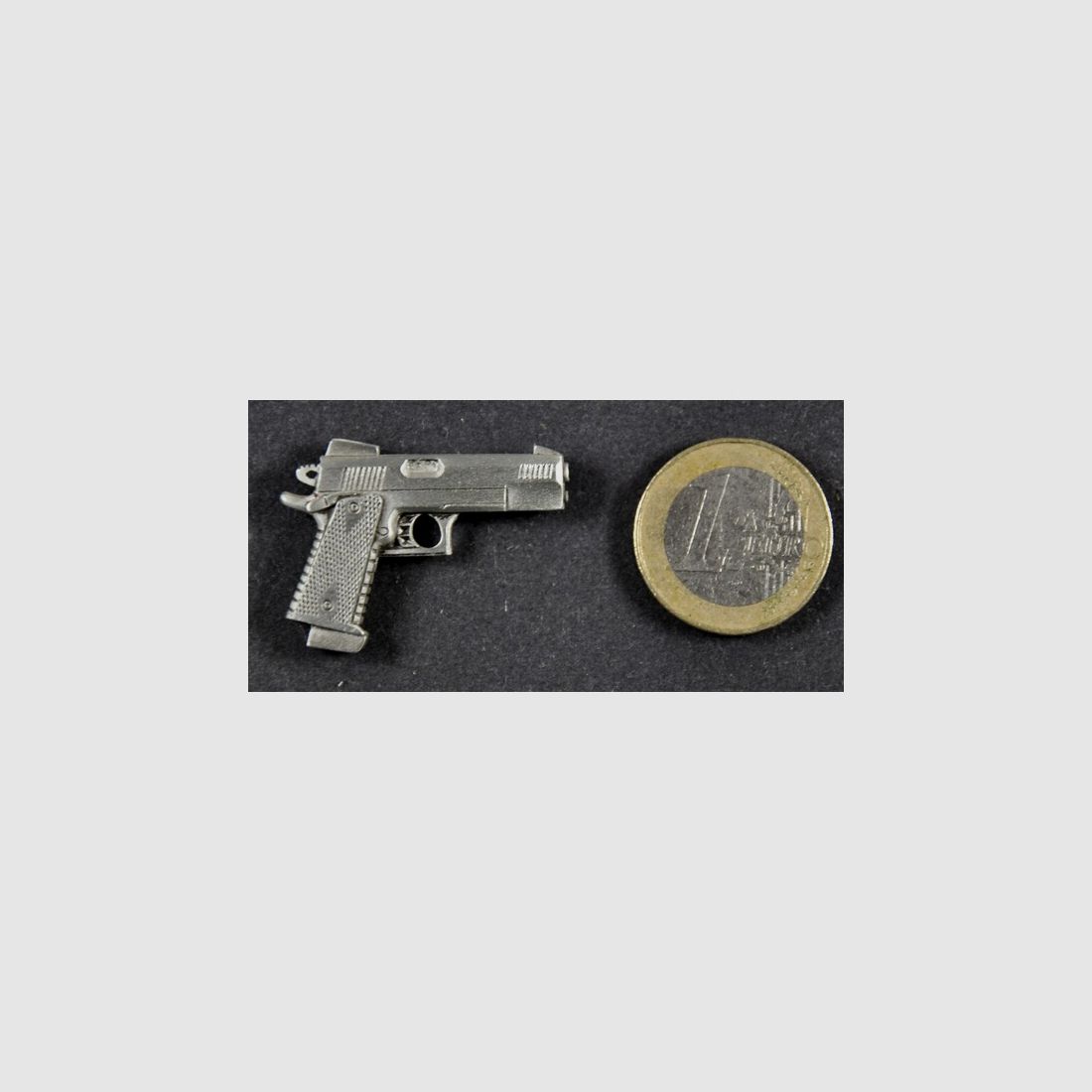 Colt 1911A1 Government Sportausführung als Metall-Anstecker