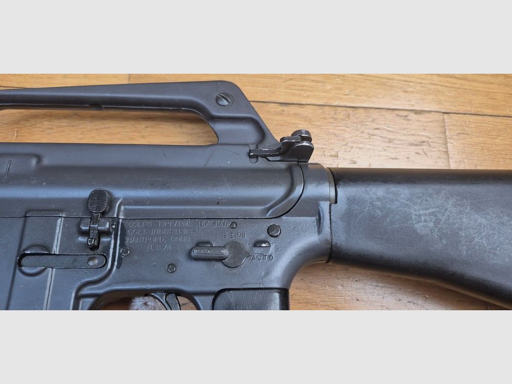 Prächtige und seltene M16 A1 Repetierbüchse – Regulierungswaffe „US Government Property“ – Colt-Fertigung von 1973! – Vietnamkrieg-Ära – Kaliber 5,56 NATO – Mythische Waffe des 20. Jahrhunderts – Lauf und Mechanik perfekt – Ausgezeichneter ästhetischer Zustand – TBE++ – – Kategorie A2 – Export AUSSCHLIESSLICH, Bild 6 von 44