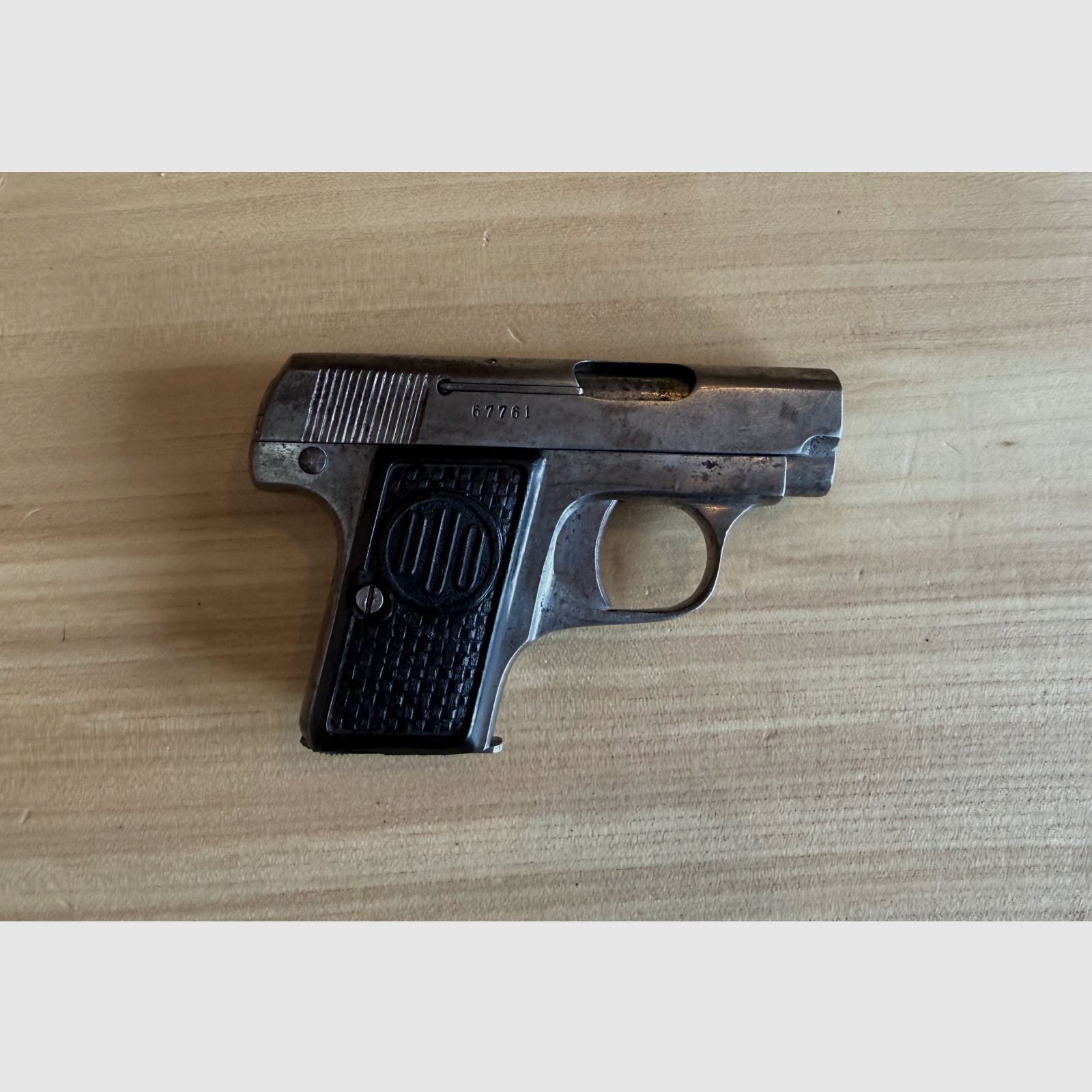 Halbautomatische Pistole Kal. 6,35 Browning