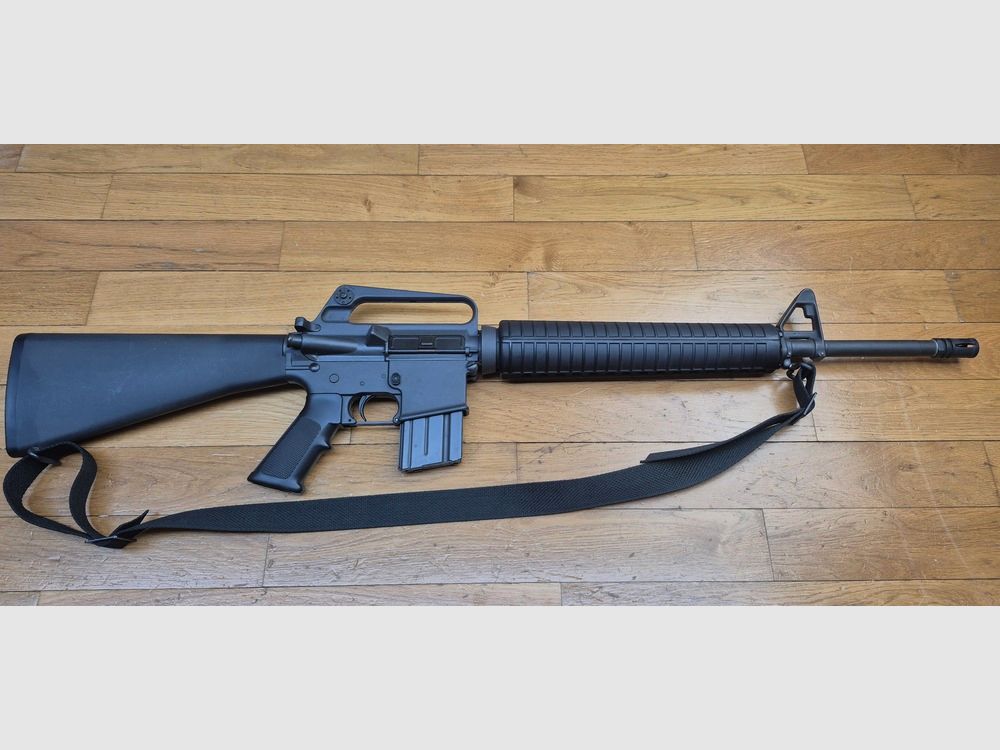 Très belle carabine Colt AR15 A2 Modèle Sporter II – Calibre 222 rem. – Fabrication 100% Colt vers 1985 – Entre la M16 A1 et la M16 A2 dans l&rsquo;arbre généalogique Colt – Excellente arme de stand de qualité pour les fans de la plateforme AR15 – TBE++, image 33 sur 43
