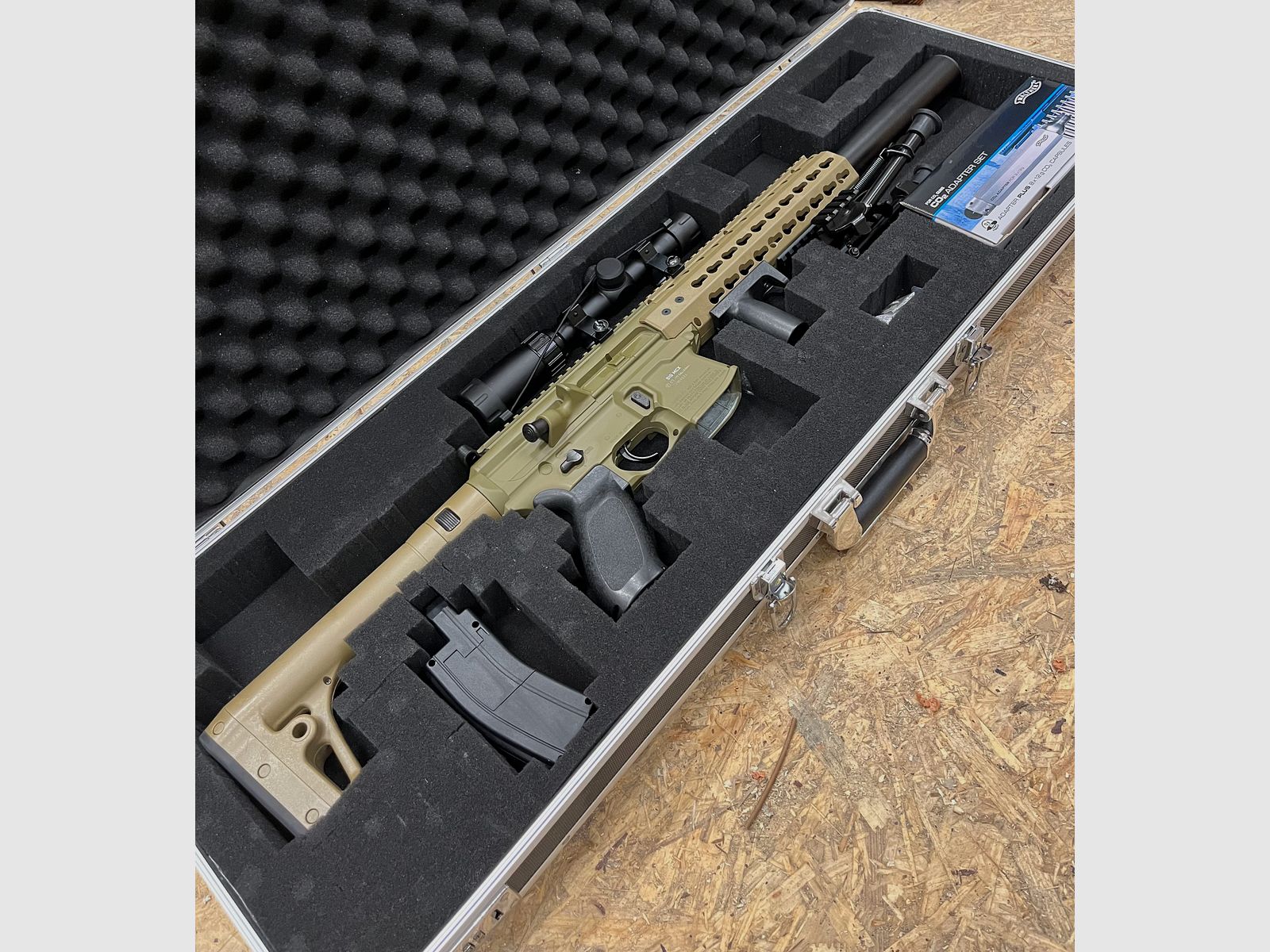 SIG SAUER MCX Gen 1 + 1-4x24WR Absehen, Frontgriff +Set 