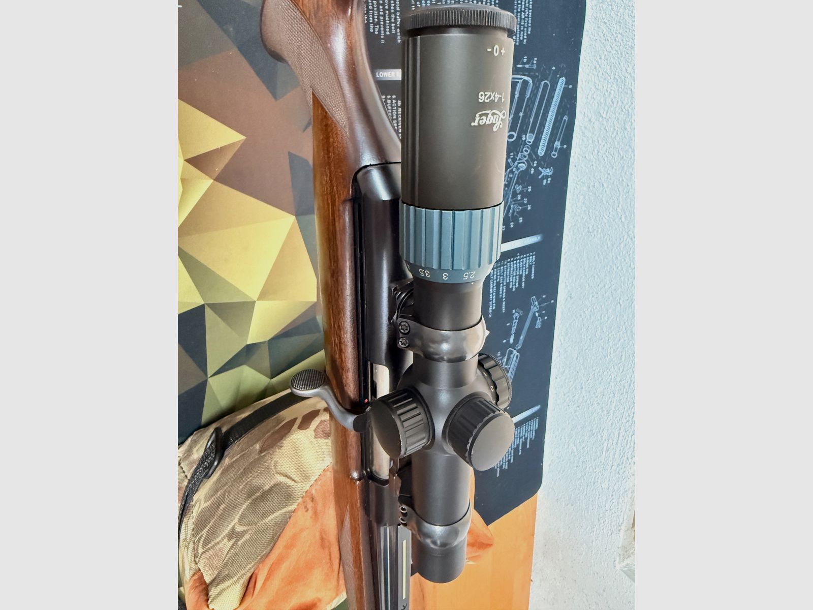 Browning Acera straight-pull repeater 30-06 incl. Luger 1-4x26 stalking scope & sling, afbeelding 10 van 11
