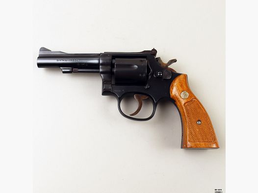 Revolver Smith & Wesson mod. 15-4 cal. 38Sp matr. 88K5128