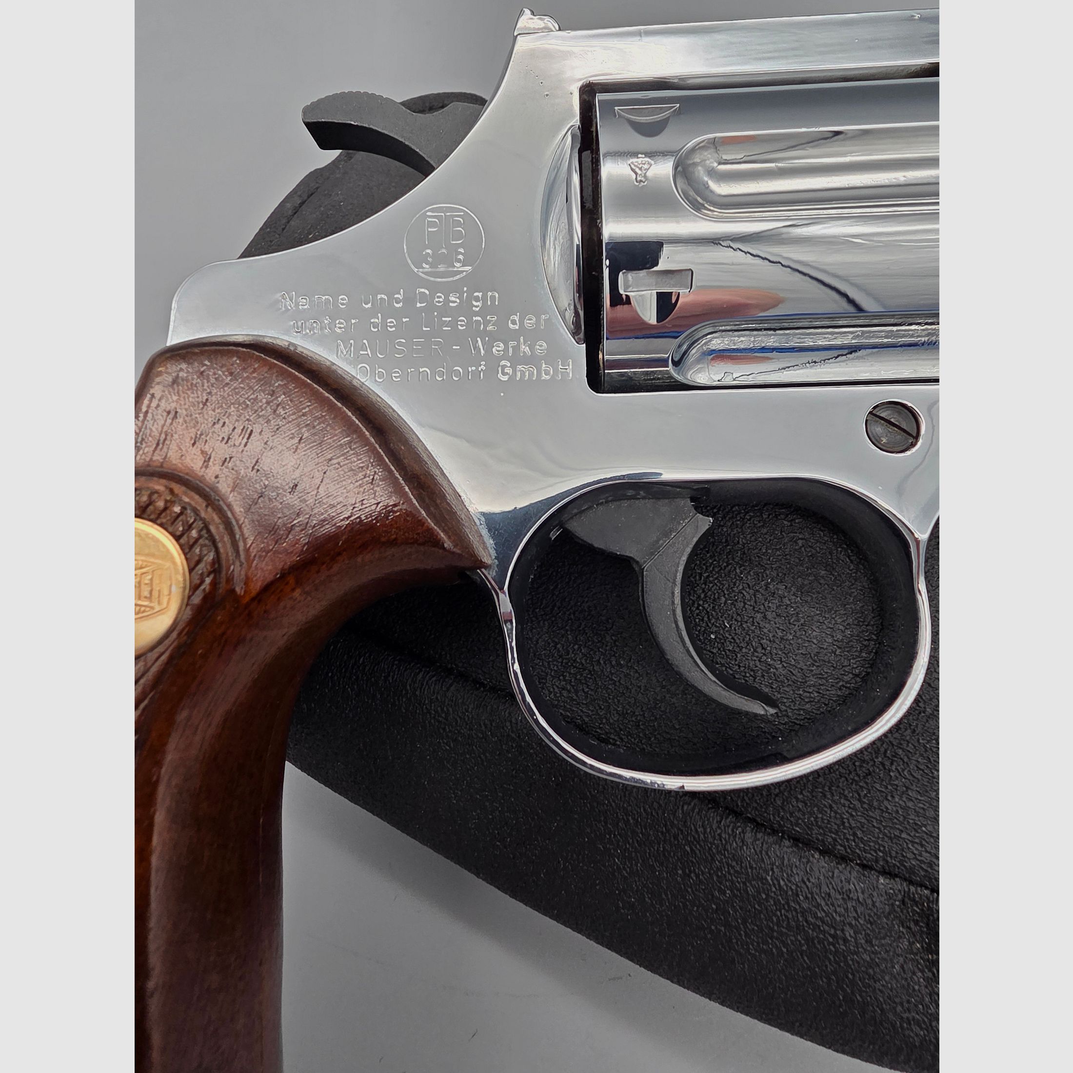Sammler SRS Revolver Mauser L100 Chromfinish mit Holzgriffen im Kaliber 9mm Knall .380 Schreckschuss