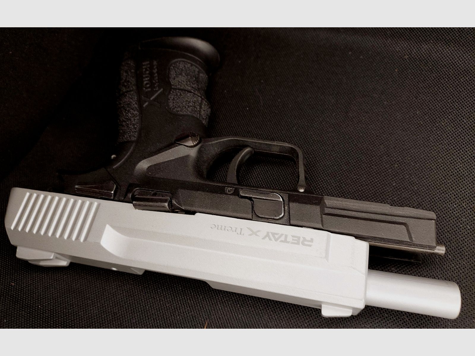 Retay X Treme Schreckschuss Pistole 9mm P.A.K. brüniert (PTB 1042)
