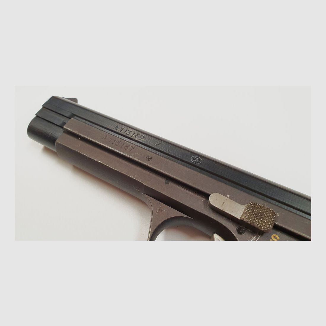 Pistola SIG P210-2 en calibre 9mm Luger (9x19) incluyendo funda y cargador de repuesto, HECHO EN SUIZA