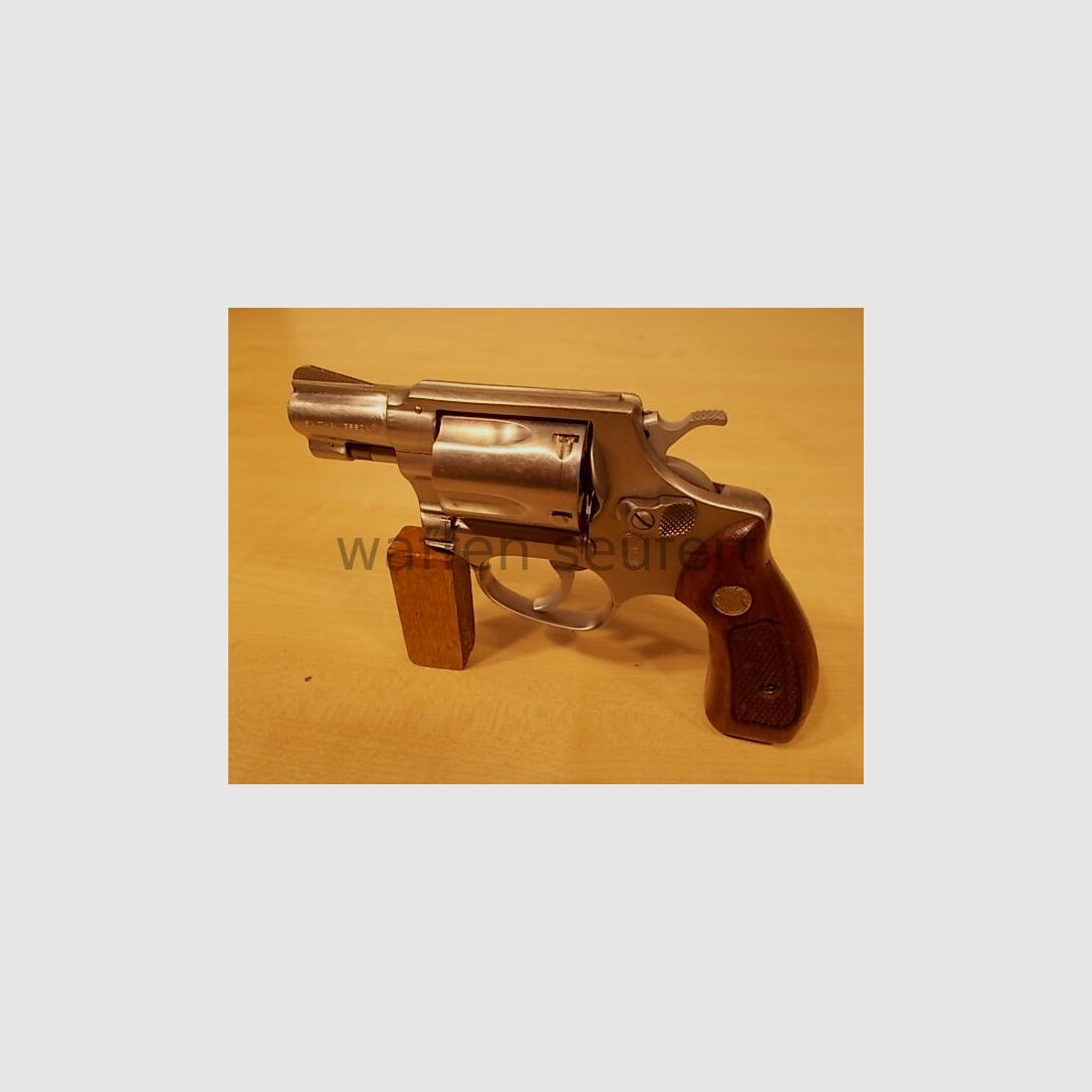 Revolver Smith & Wesson M 60 en acier inoxydable de 2 pouces