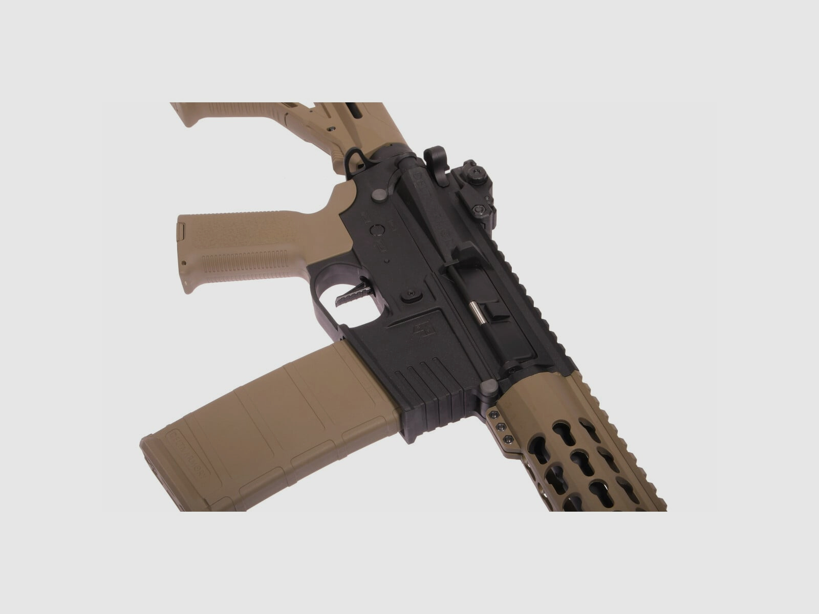 AR15 KeyMod 10 pulgadas PREDATOR CHARLIE EAGLE ETU Tan/Negro S-AEG Rifle Airsoft Libre a partir de 18 años | Delta Armory