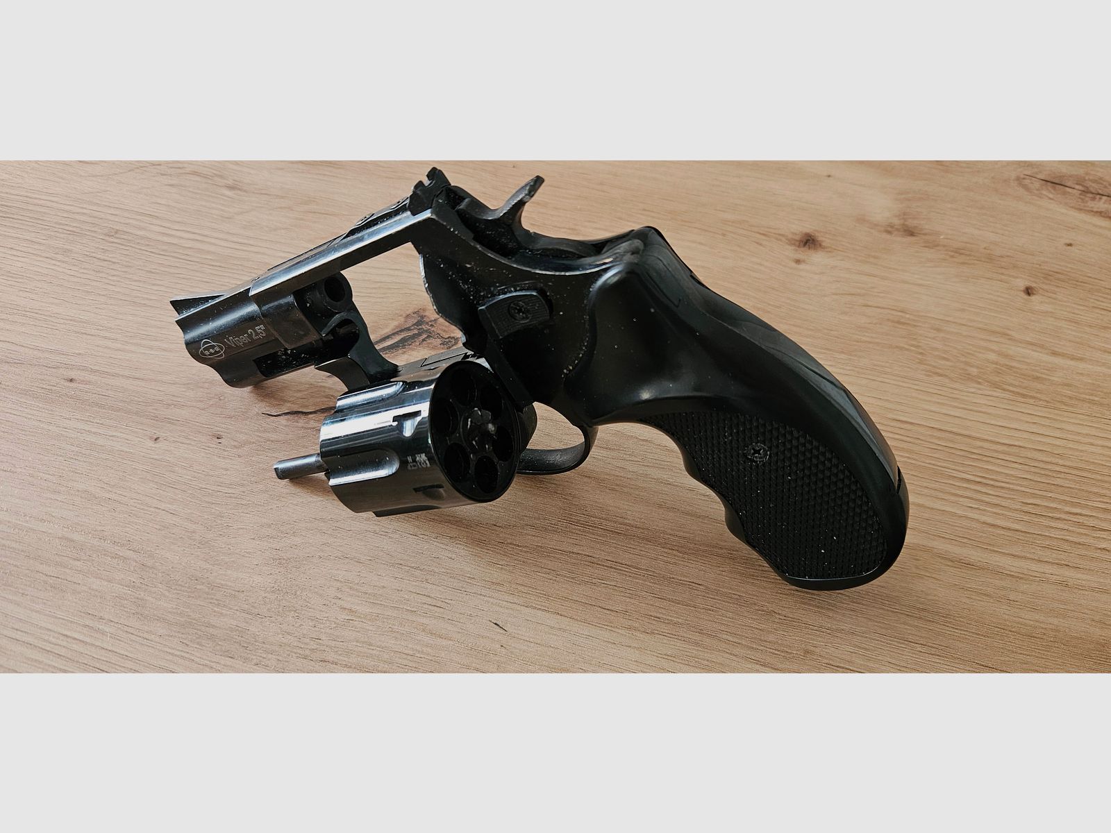 EKOL Viper 2.5" blank-firing revolver