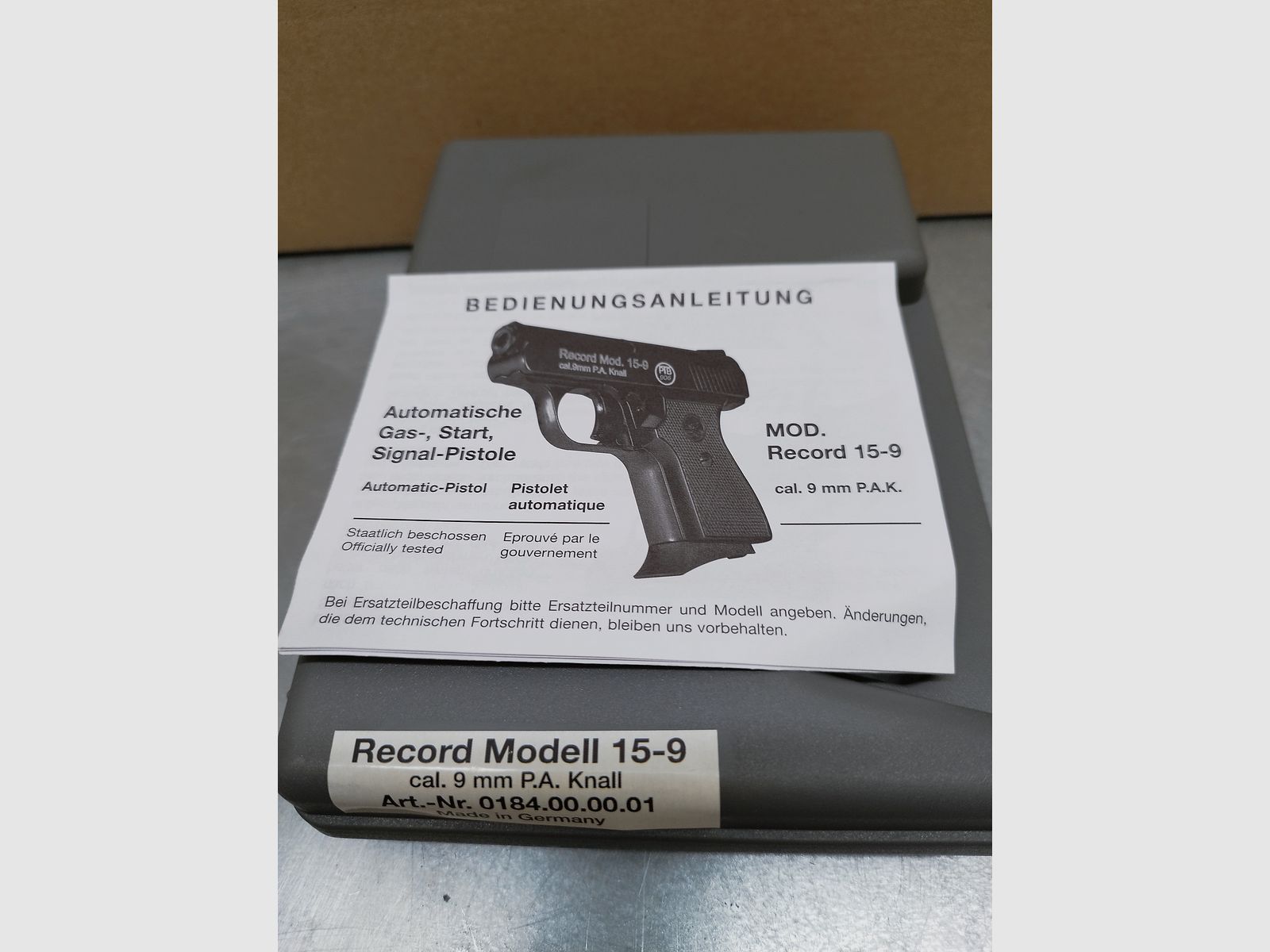 Record Mod. 15-9 blank firing pistol 9mm blued + 2x spare magazine !!like new!!