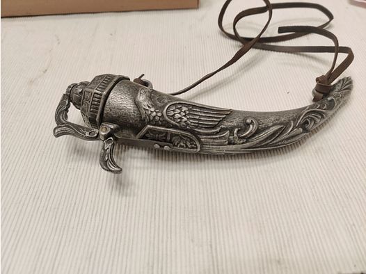 German powder horn with movable closure, 16th century