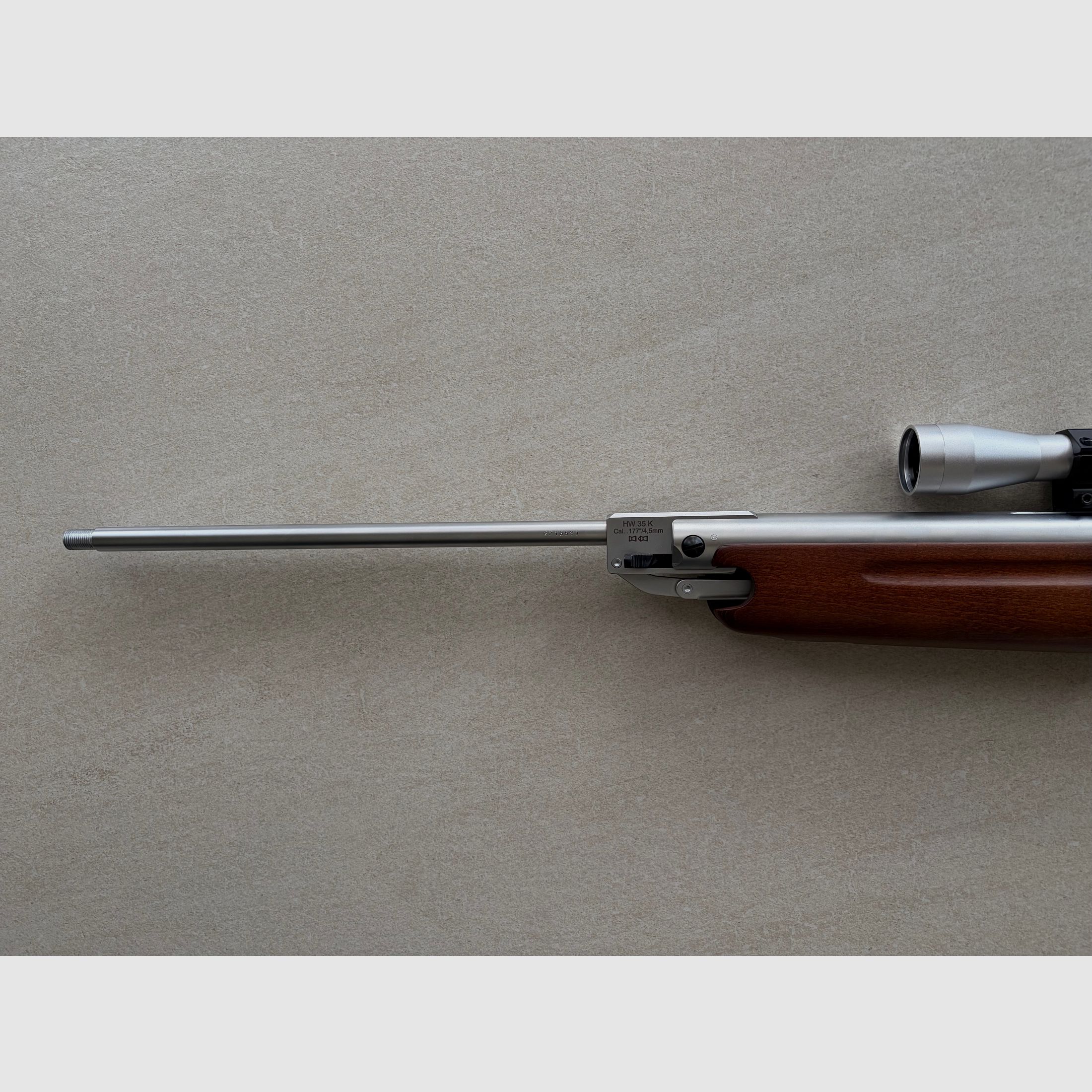 Weihrauch HW35 K Cal. 4,5 mm (.177) con scope y Weihrauch suppressor – Like new