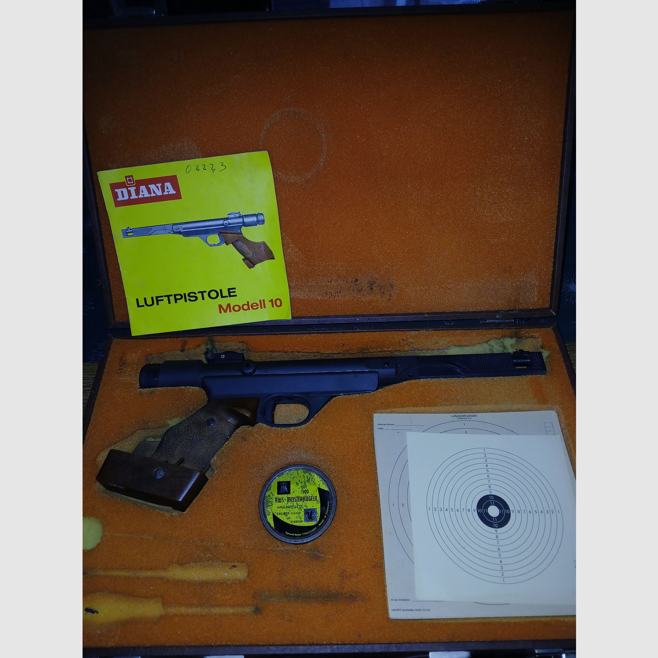 Diana air pistol model 10 in original case