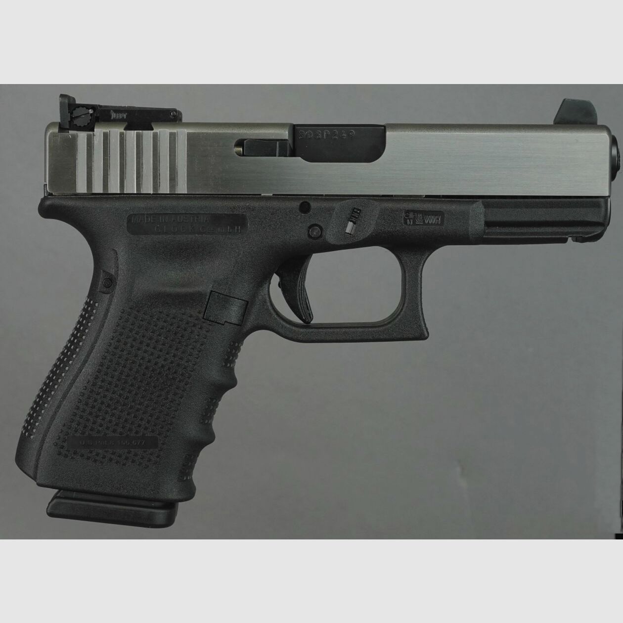 GLOCK Pistole Mod. TnT -G19 Gen4 9mmLuger -SILBER-, Bild 1 von 2