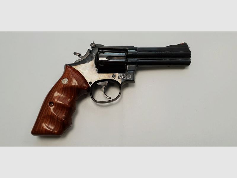 SMITH & WESSON 586-3 (verkocht), afbeelding 2 van 5