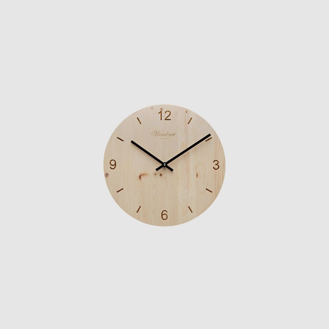 Wanduhr Tempus aus Zirbenholz