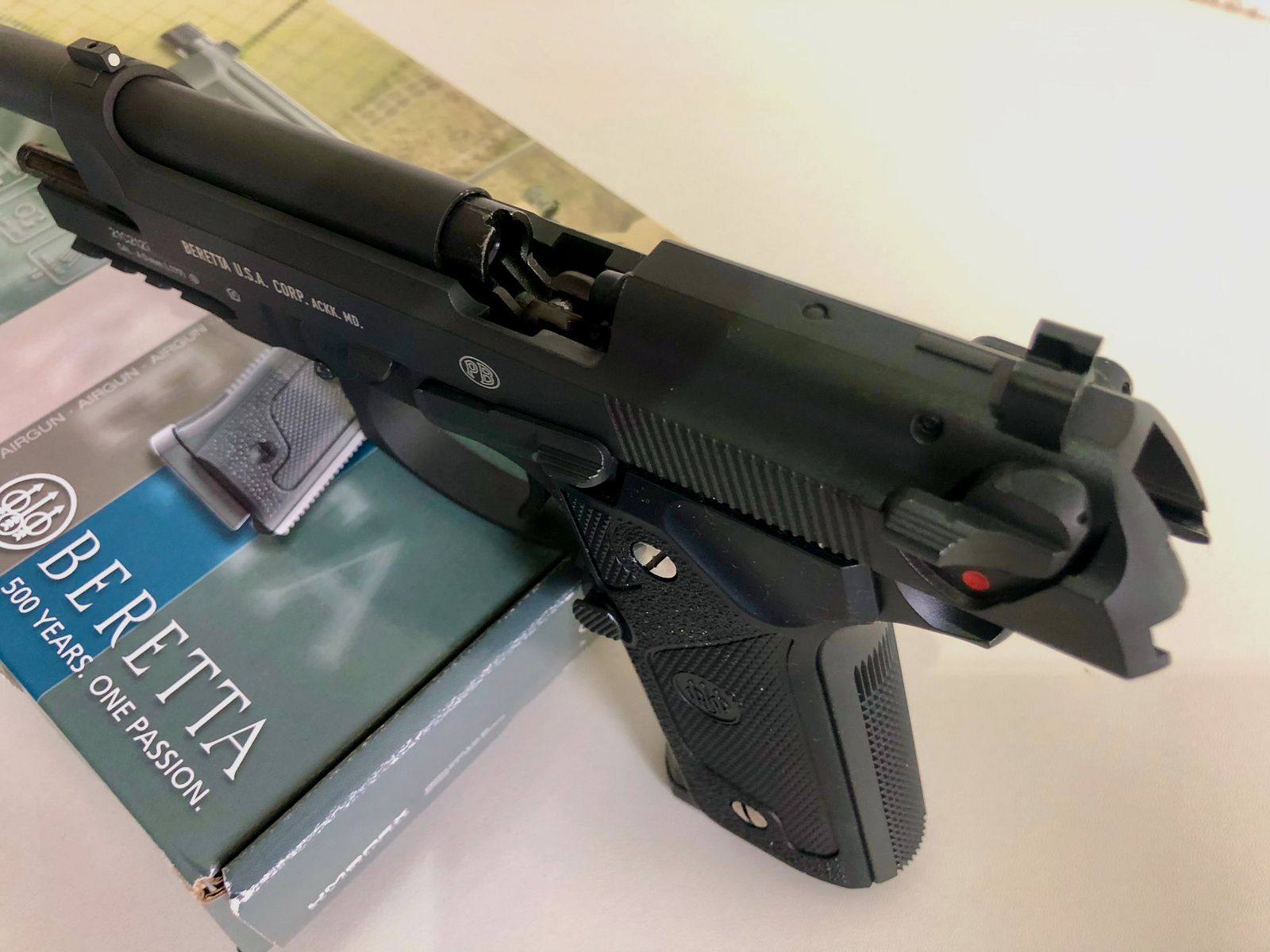 Beretta M9A3 Kaliber 4,5 mm CO2-Pistole  incl. 1.500 Stück Stahlkugeln