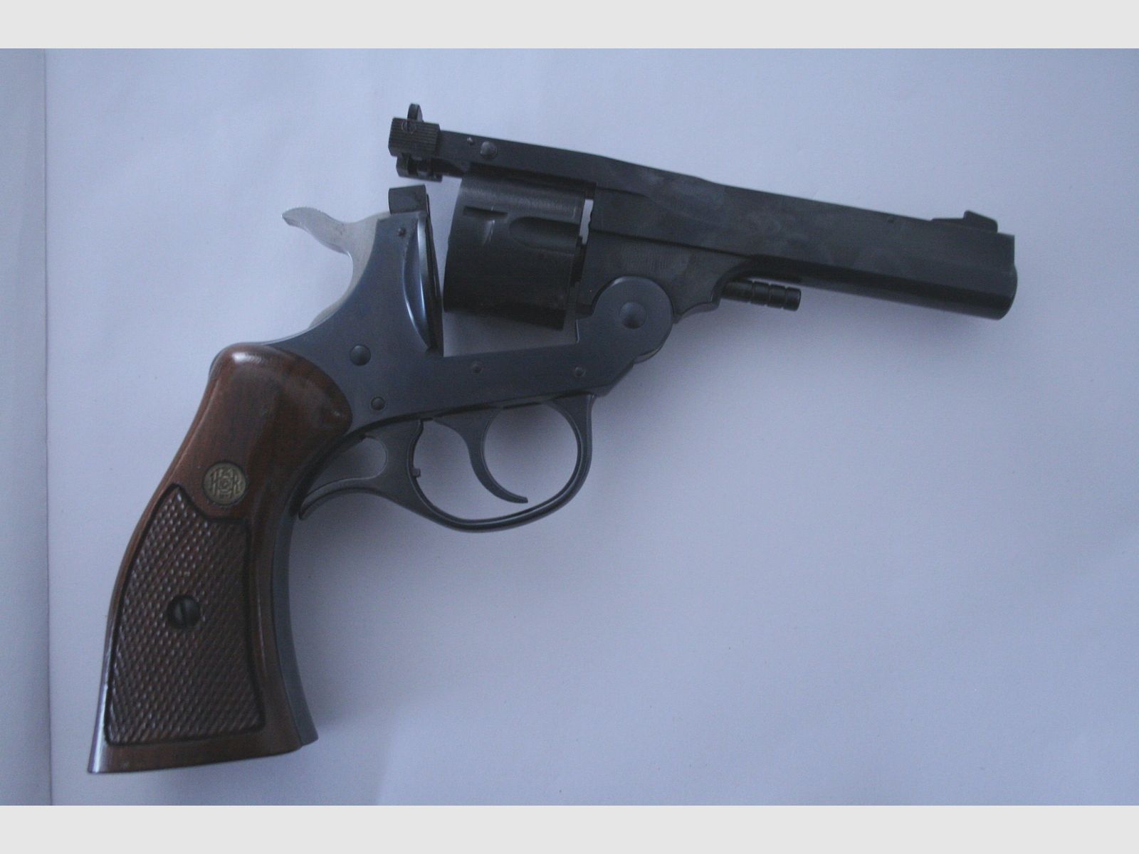Super seltener Harrington & Richardson Kipplaufrevolver Ganzstahl von Cal. 22 auf 9mm Platz umgebaut PTB 206