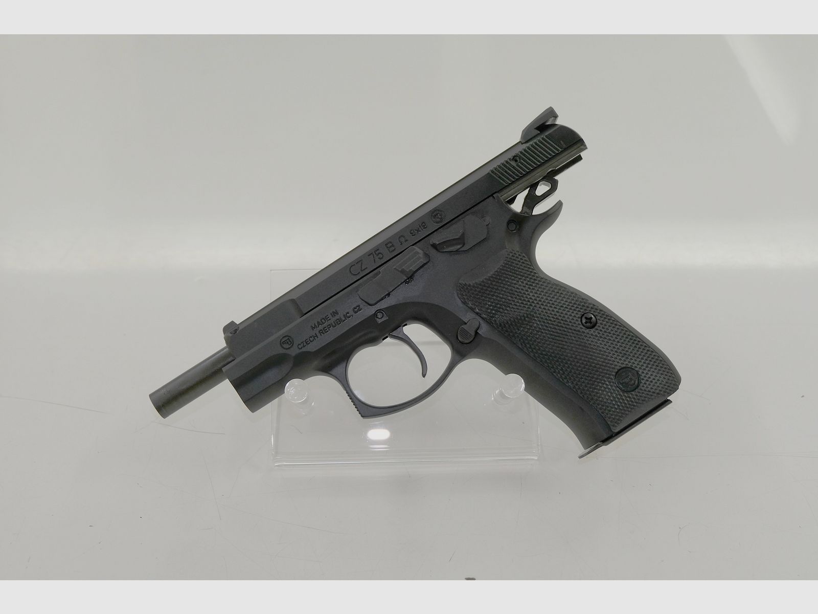 CZ 75 B Omega - Like new