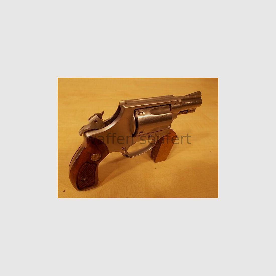 Revolver Smith & Wesson M 60 en acier inoxydable de 2 pouces