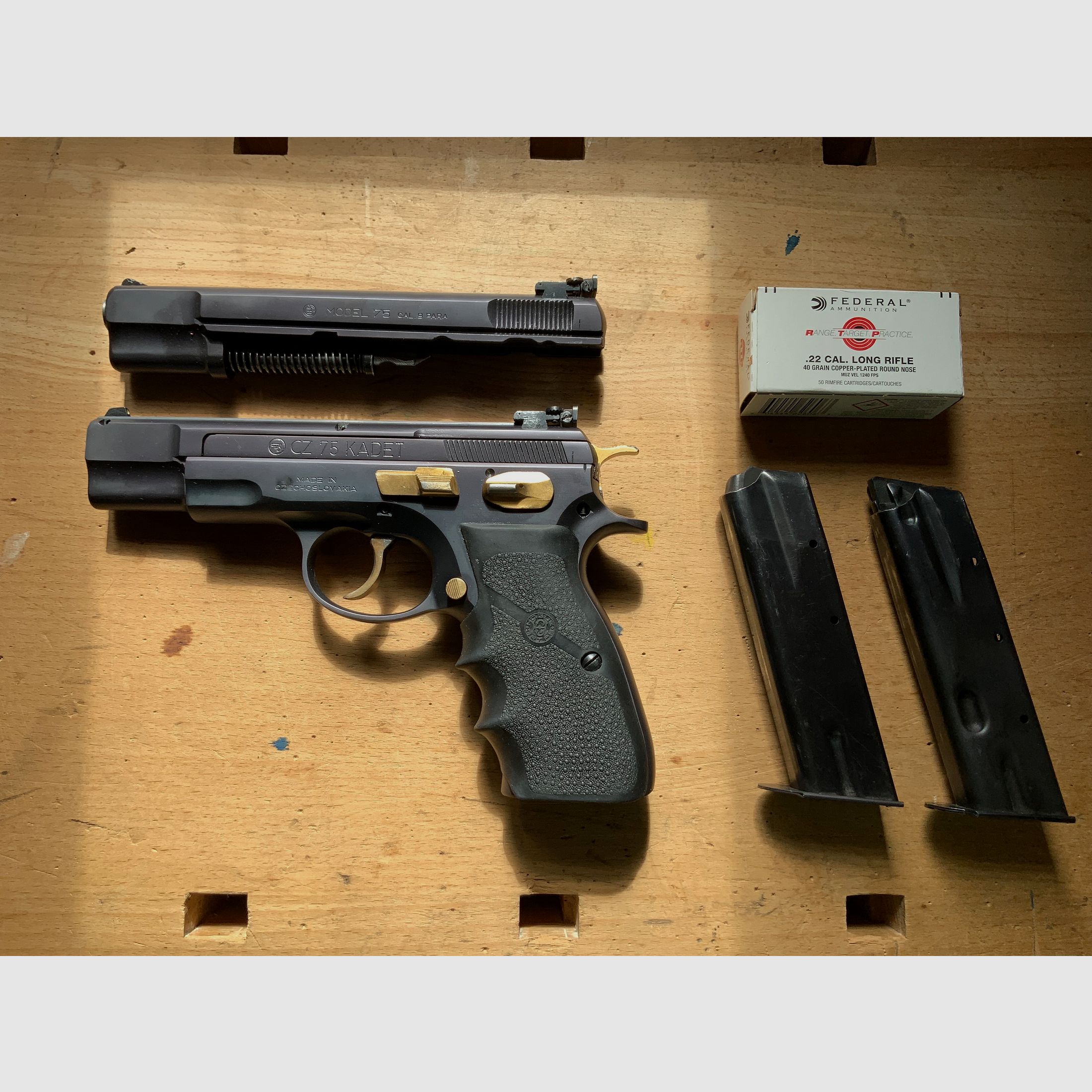 Pistola CZ 75 9 mm Luger KK Kadett sistema di cambio pistola di servizio