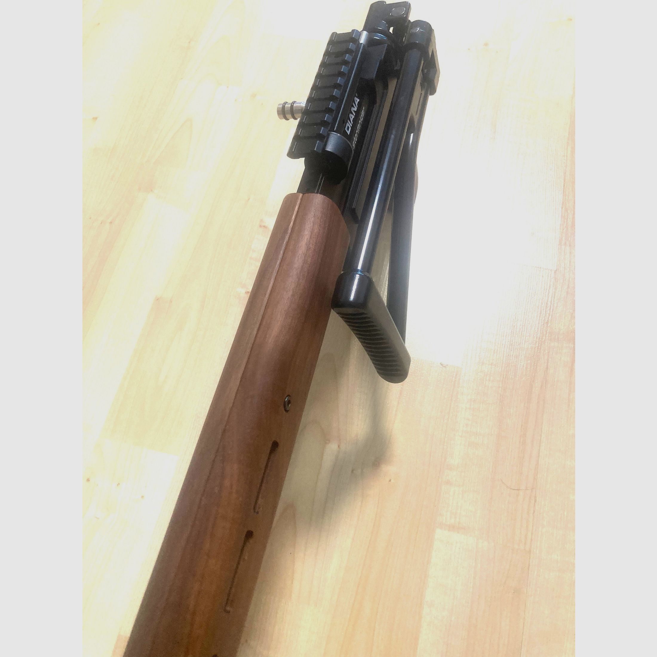 Carabina ad aria compressa Diana Stormrider "Paratrooper Classic" con sistema di stock pieghevole in alluminio stile WW2/50s, F libera da 18 anni con kit export 35J, immagine 5 di 8