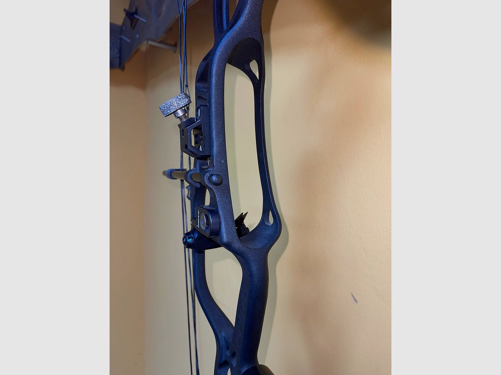 Alto y torneo, arco compuesto de Hoyt, muy buen estado