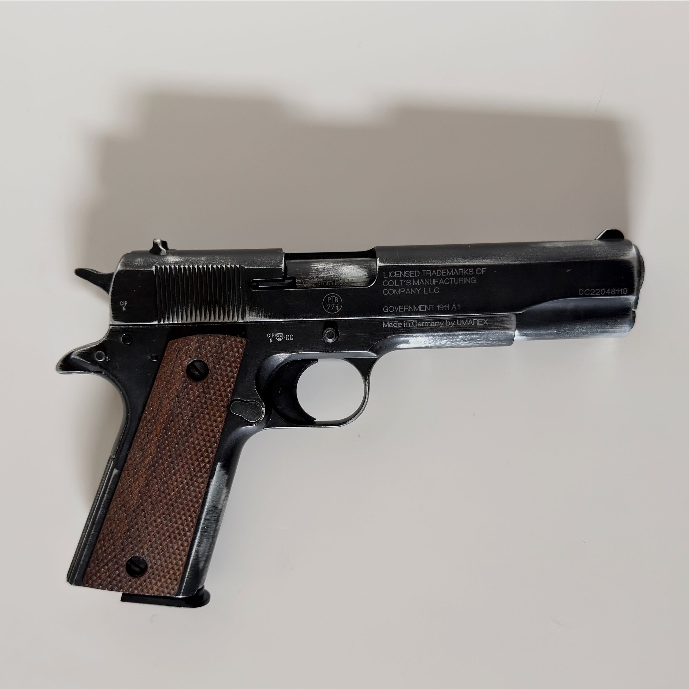 Colt Government 1911 A1 pistola a salve 9 mm P.A.K finitura antica con impugnature in legno NUOVA