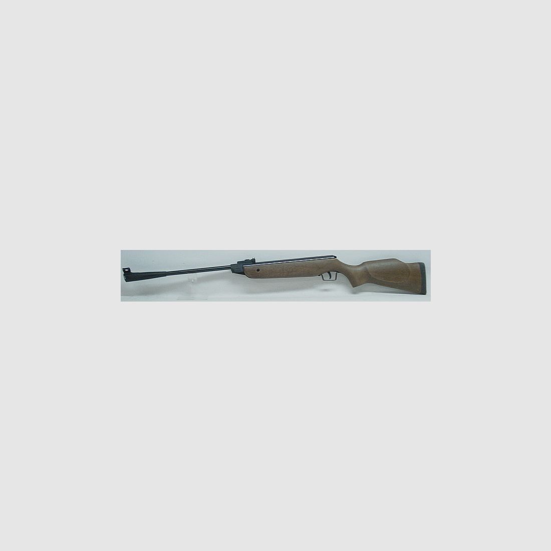 Model 220 F cal. 4.50 mm - Beech wood stock with cheek piece
