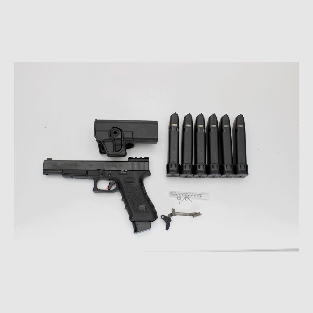 Pistole Glock 17L mit 7 Magazinen und Holster Timney Abzug 9mmLuger