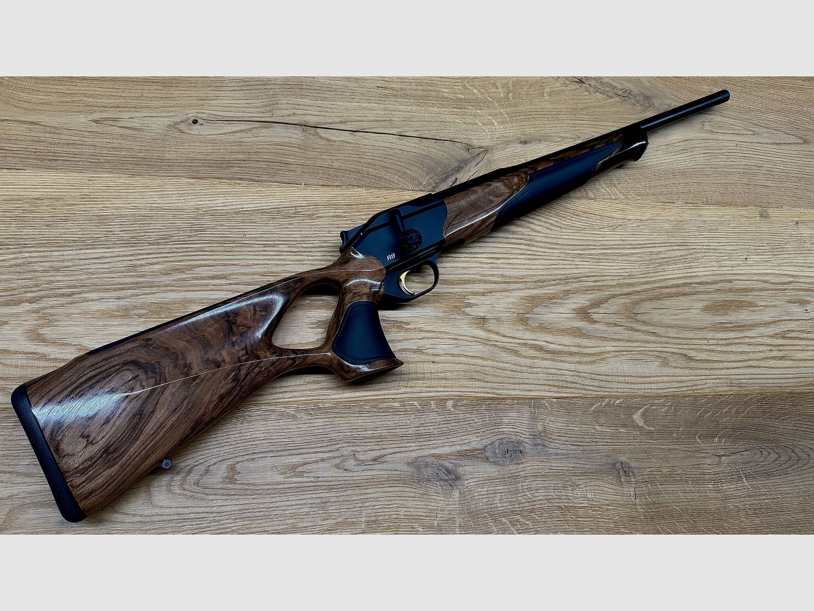 Blaser R8 Success Leder / HK 6 / Leder schwarz / Goldelemente / Standardkailber u. LL nach Wahl