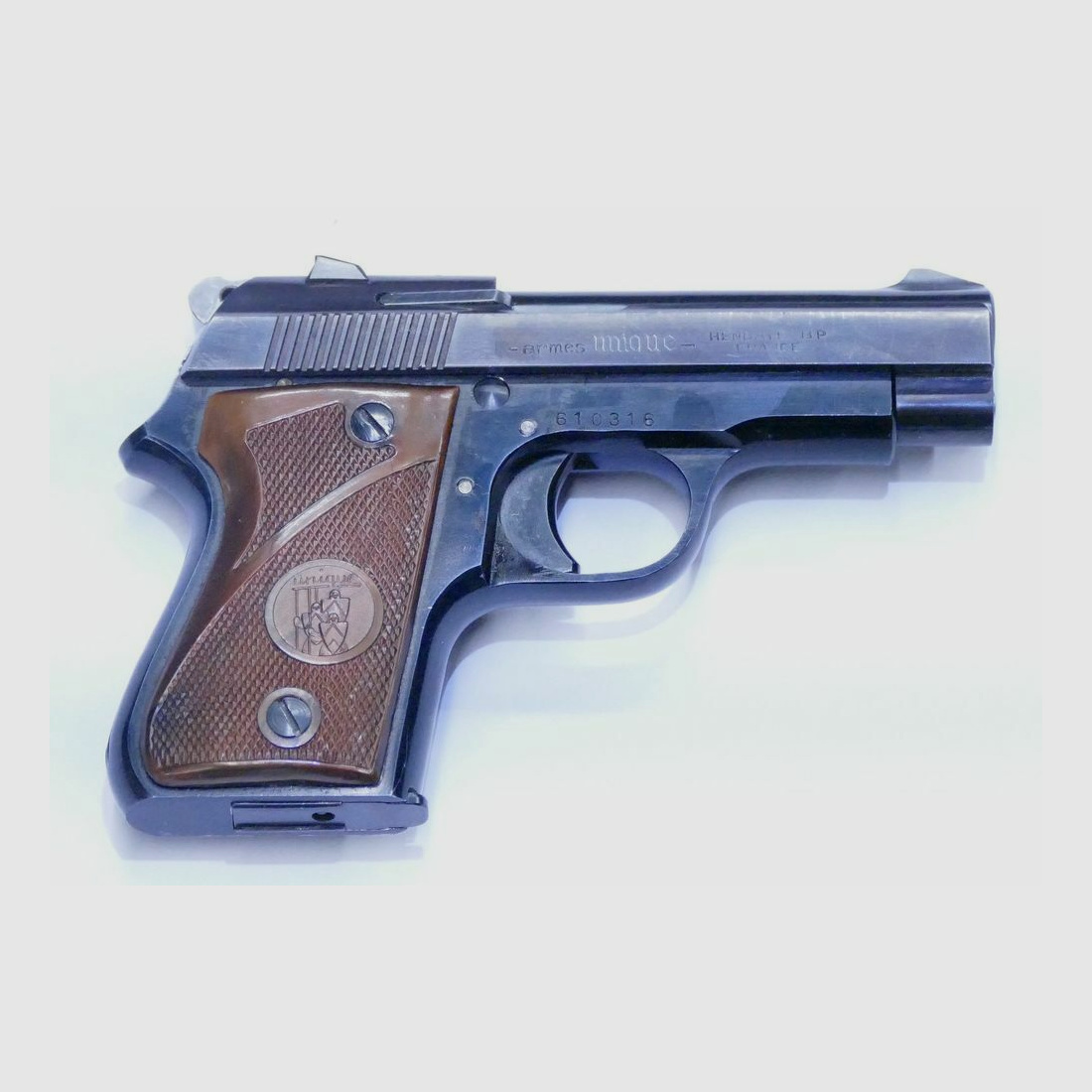 Unique used weapon model L