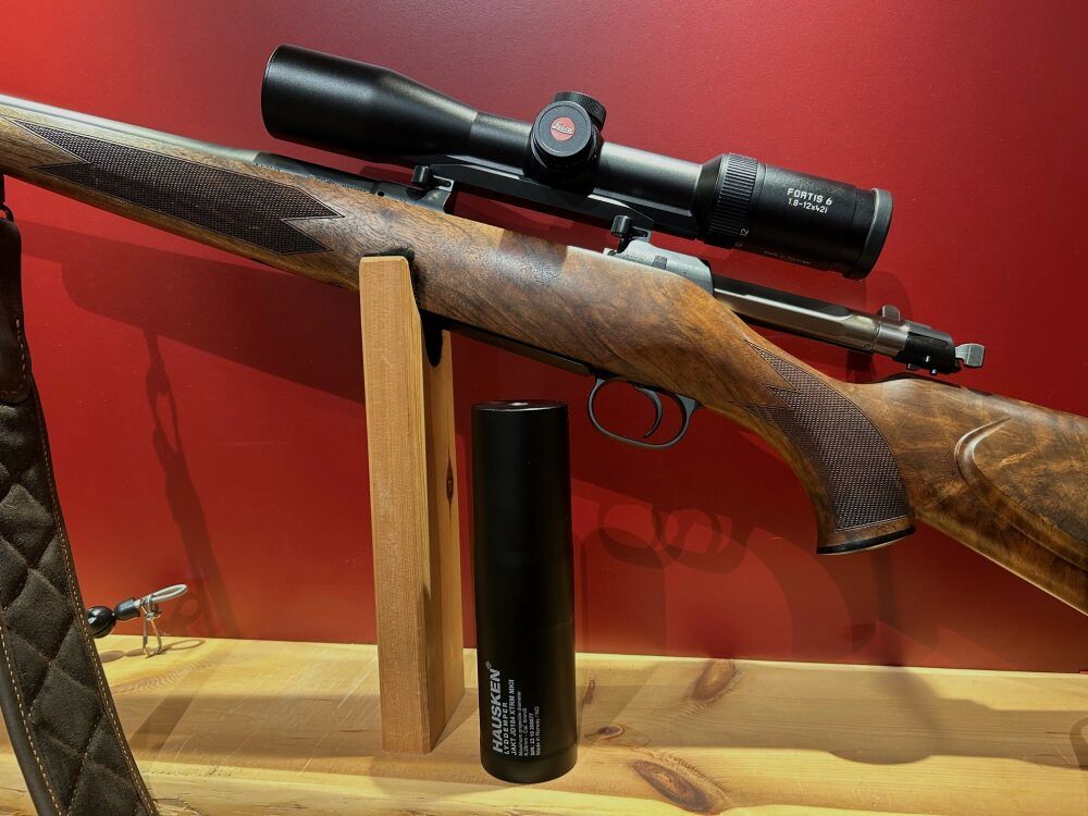 Mauser M03 HK6 w tym Leica Fortis 1.8-12x42i w tym Hausken SD