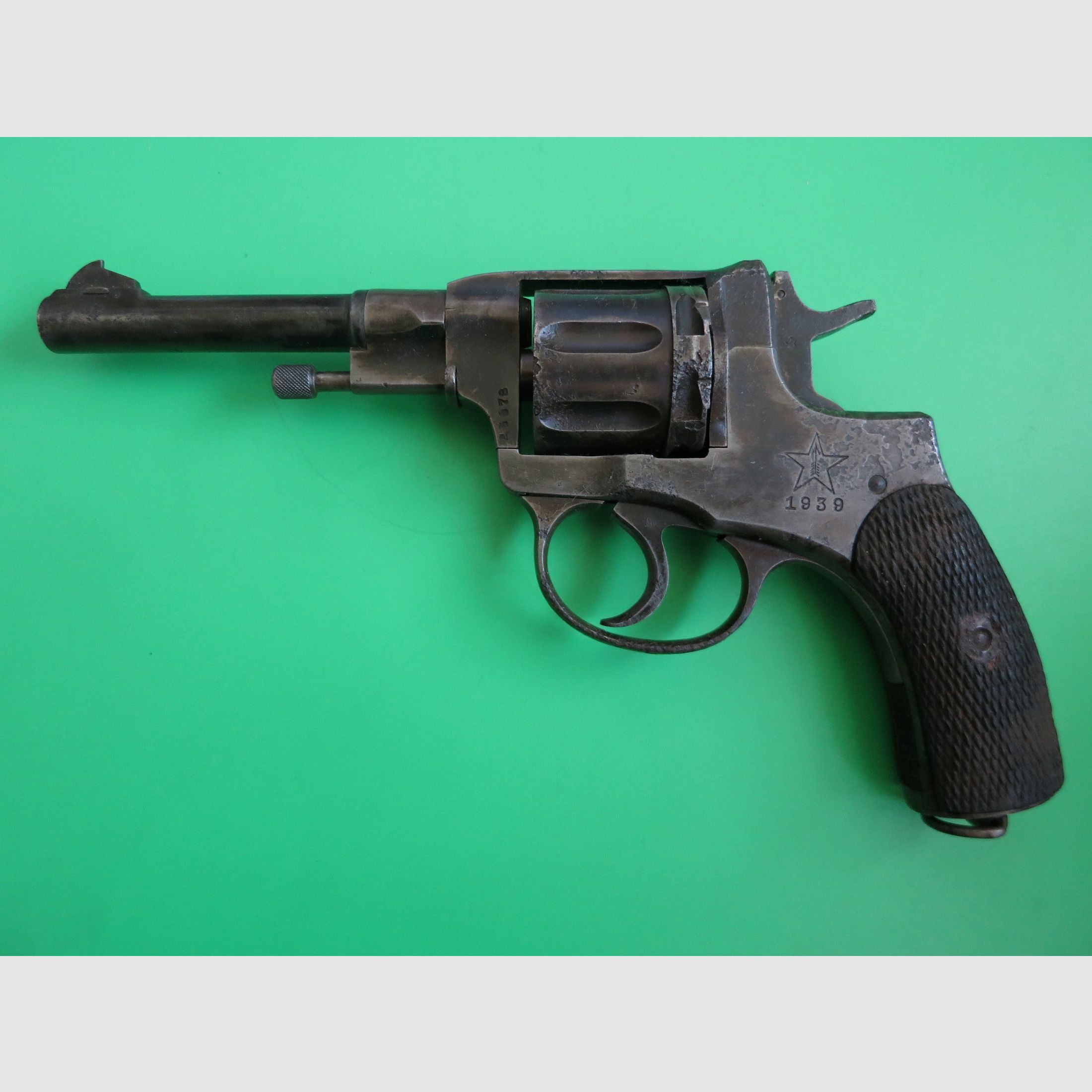 KAISERLICHER RUSSISCHER NAGANT-REVOLVER WW2, 1939, DOUBLE-ACTION-OFFIZIERSMODELL, Tula-Arsenal    #87