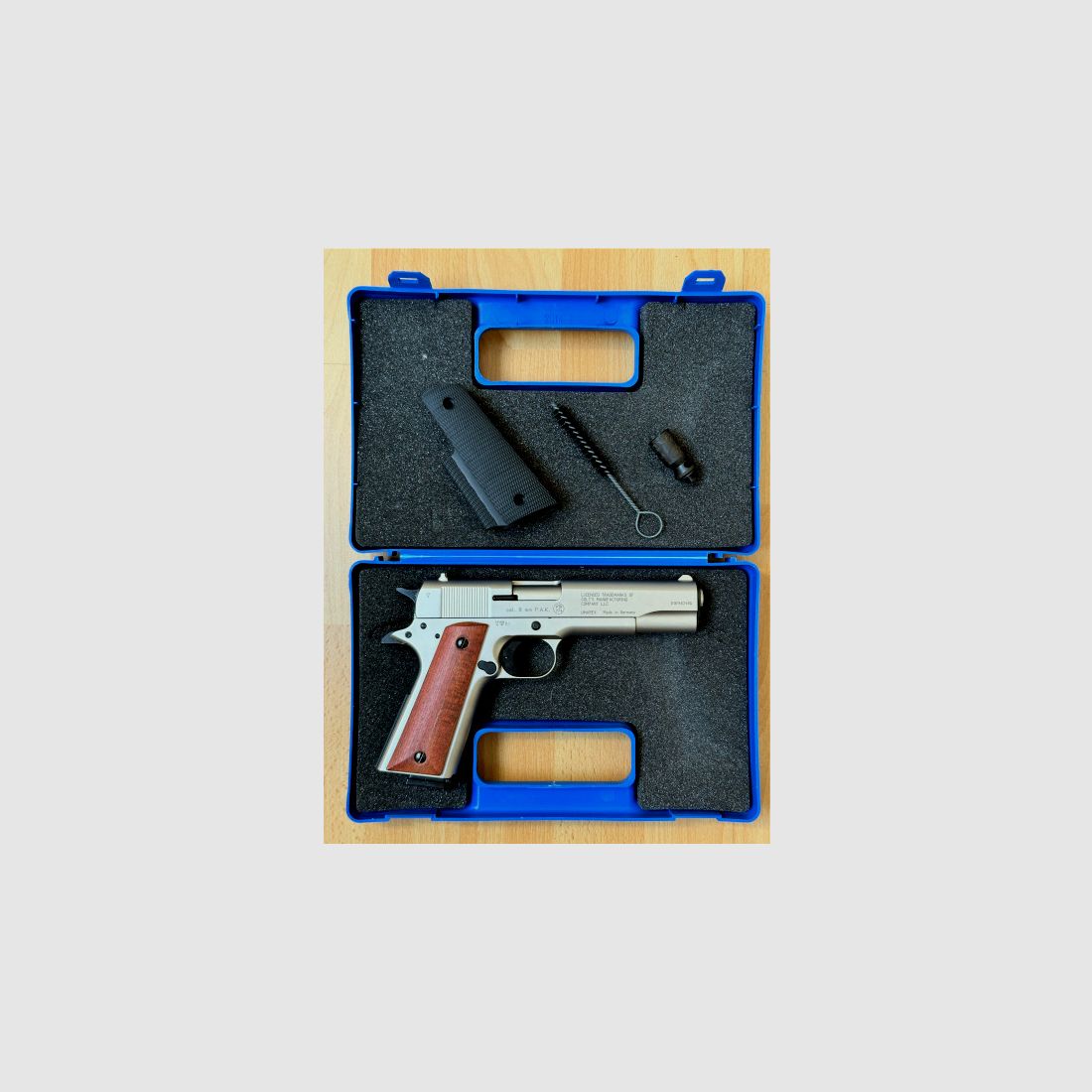 Colt Government 1911 A1 Schreckschuss Pistole 9mm P.A.K. Nickel (PTB 774) Holzgriffe