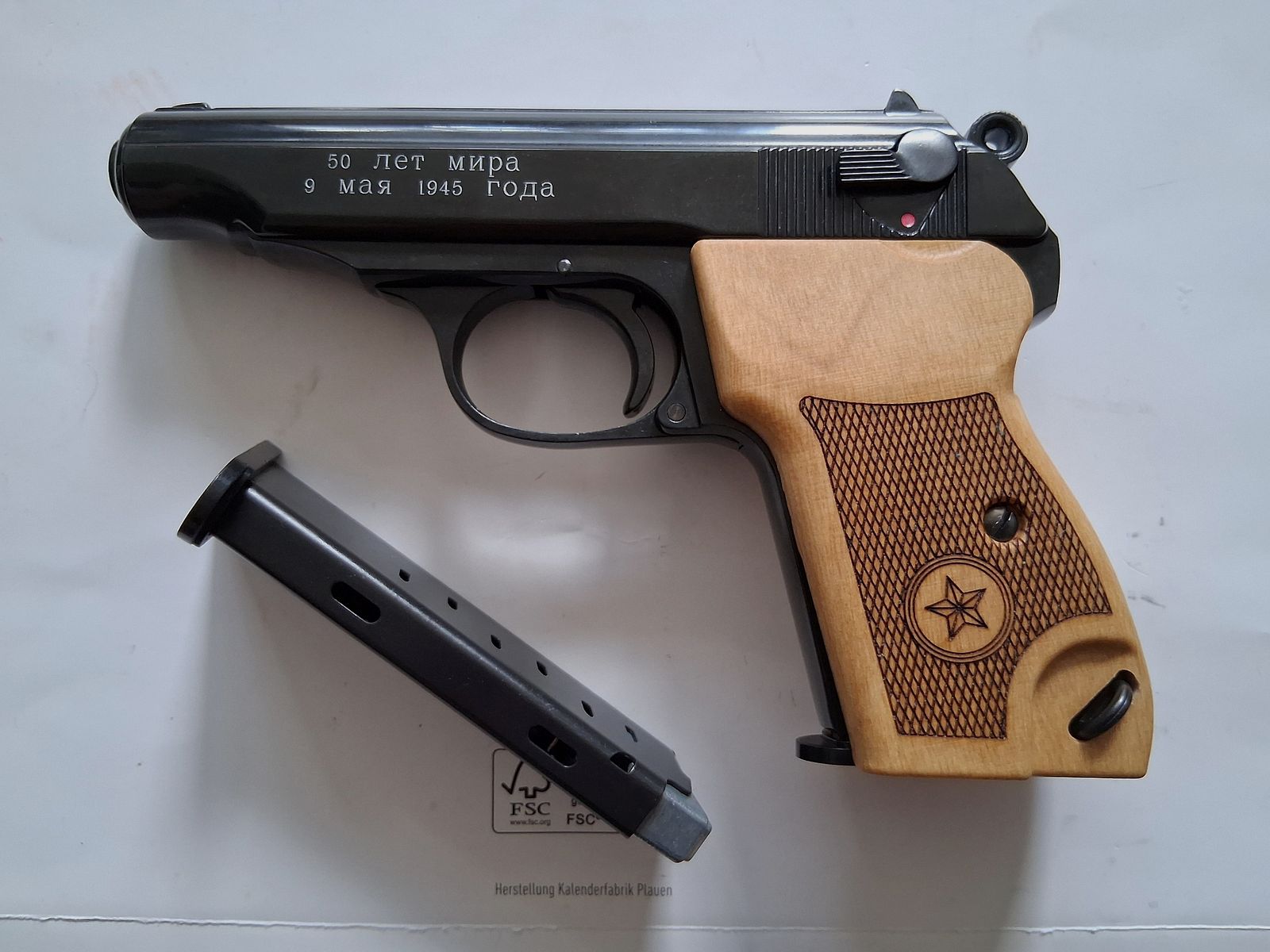 Reck Umarex Mod. Pobeda (Makarov) Cal. 9 mm P.A.K., wooden grips, spare magazine, (like new)