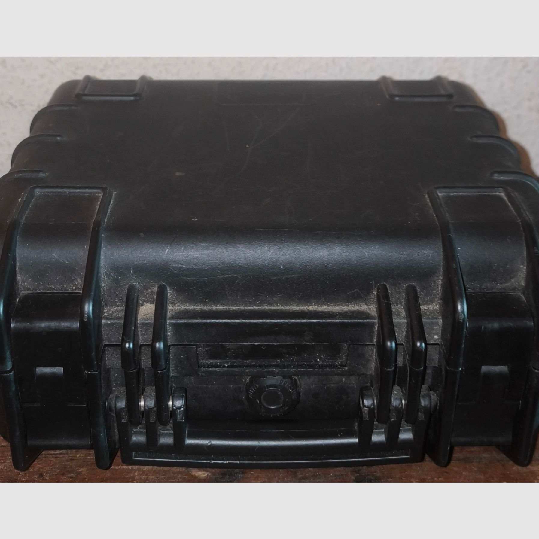 Rewolwer Weihrauch HW 88 Super Airweight w kalibrze 9mmRK z osłoną na kurek, uchwytami oryginalnymi oraz oryginalną instrukcją obsługi, nie strzelany, jak nowy!!!