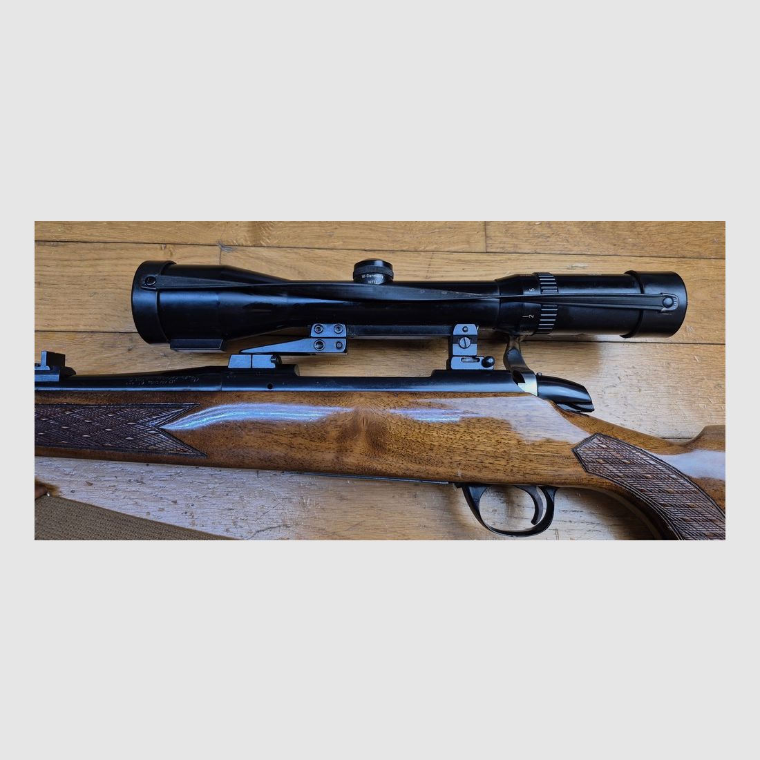 Sehr schöne BSA Jagdgewehr Modell CF2 — Kal. 300 Win Mag — Magazin 3 Schuss +1 — Holz von hoher Qualität in Grad V — Schmidt & Bender 1.5-6x Zielfernrohr — Exzellente Mechanik — Spiegel-Lauf — Eines der besten Jagdgewehre, die aus den Werkstätten der „Großen Epoche“ britischer Herkunft stammen — TBE/TBE+, Bild 33 von 39