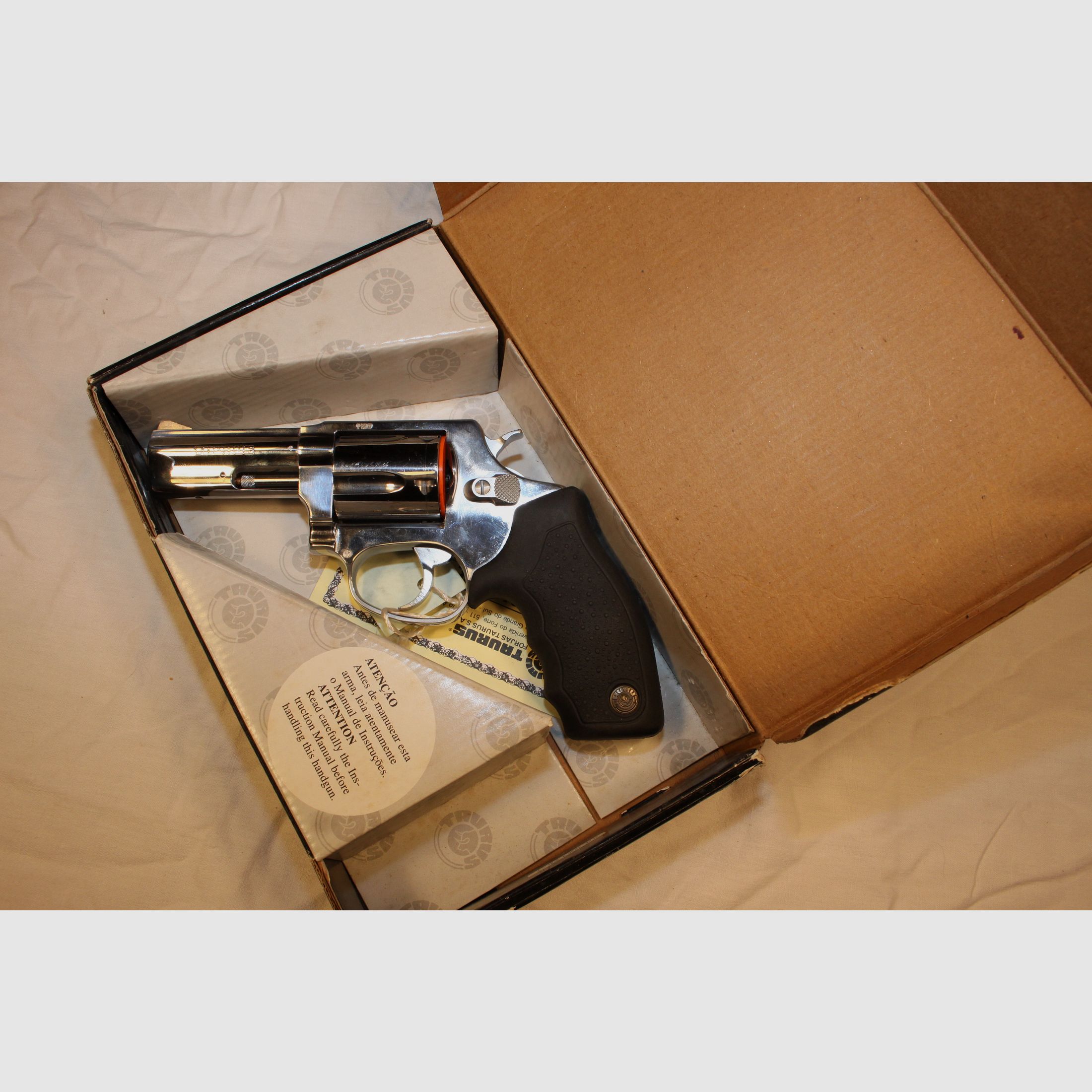 Taurus, Modell 806, Edelstahl