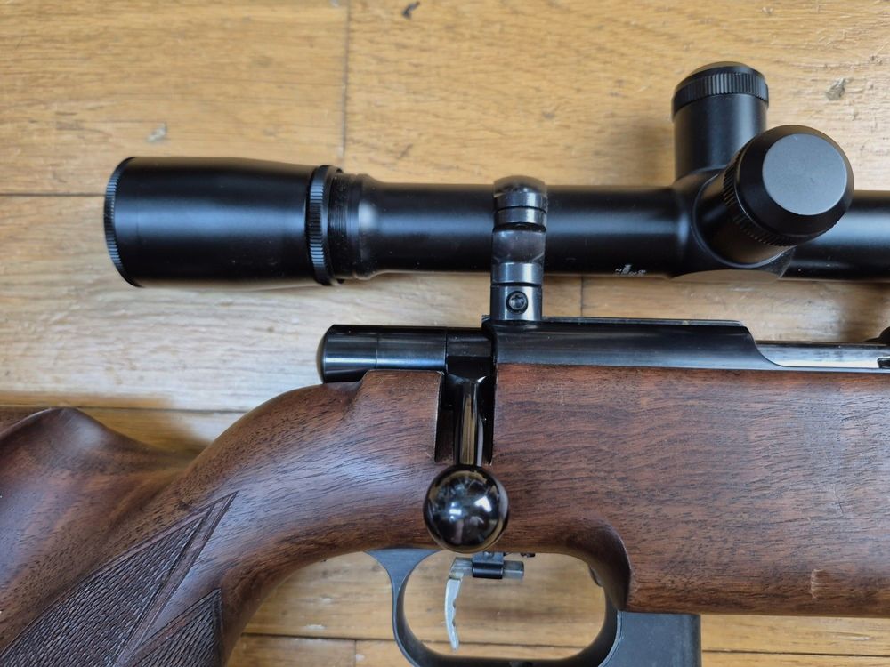Prachtige precisiegeweer set Anschütz model MATCH 54 versie 1407 – 22LR – Weaver CT36 Micro Trac 36 x 40 richtkijker met diopter en tunnel Anschütz (3 iris!) – Zware loop – Kamerbeschermer + Sluitbeschermer + Koffer! Top set! TBE+++, afbeelding 40 van 53