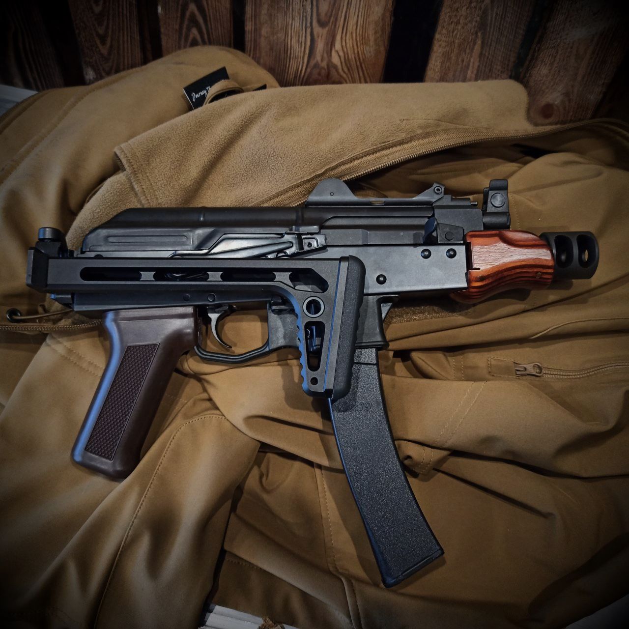 CUSTOMGUN: LCT AK MOE max. 0,5J tuned-AEG mit 3x Magazinen
