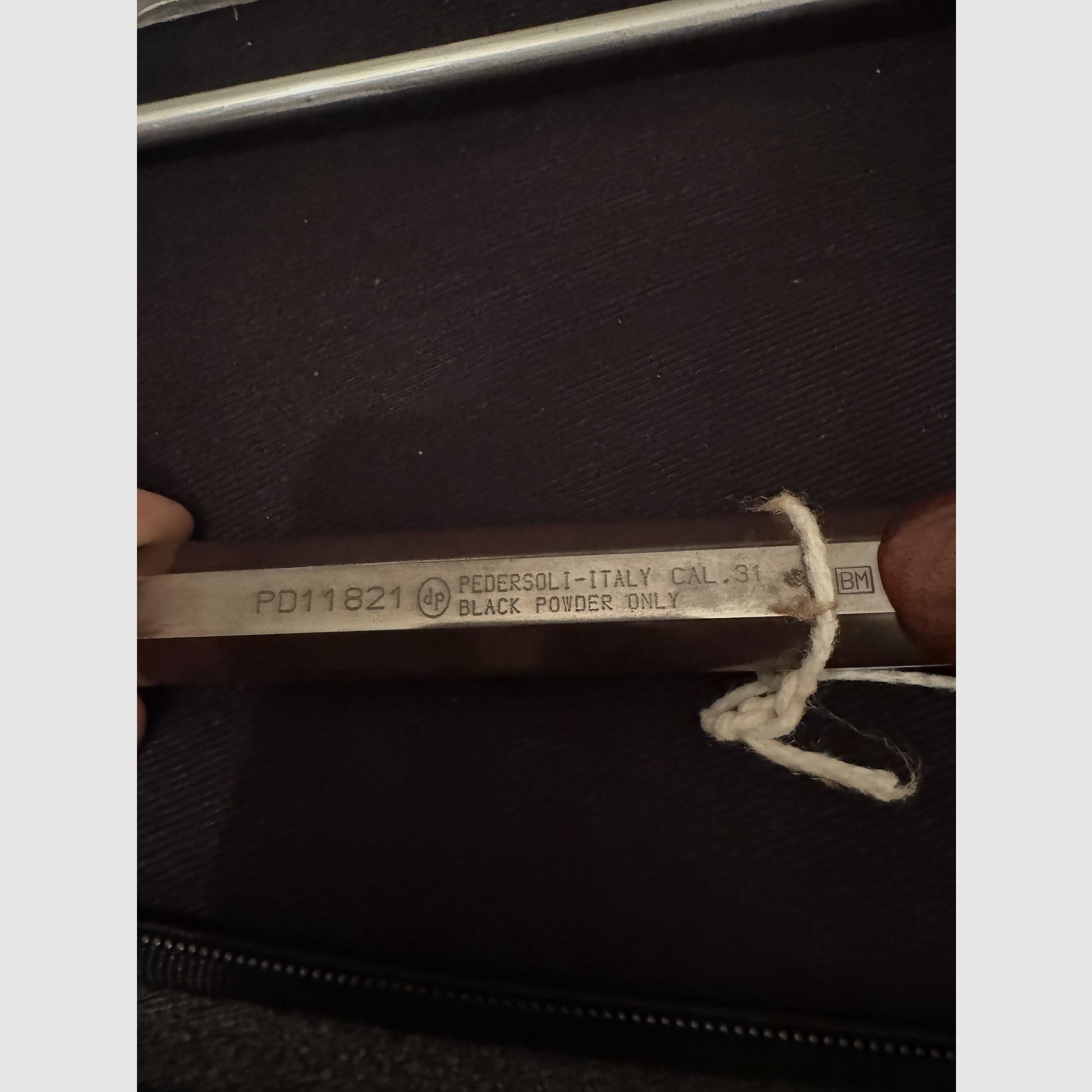 Raridad: Pedersoli Charles Moore LTD Edición 021/100 – Cal. .31 – Grabado maestro R. Sanzogni – Modelo de aniversario