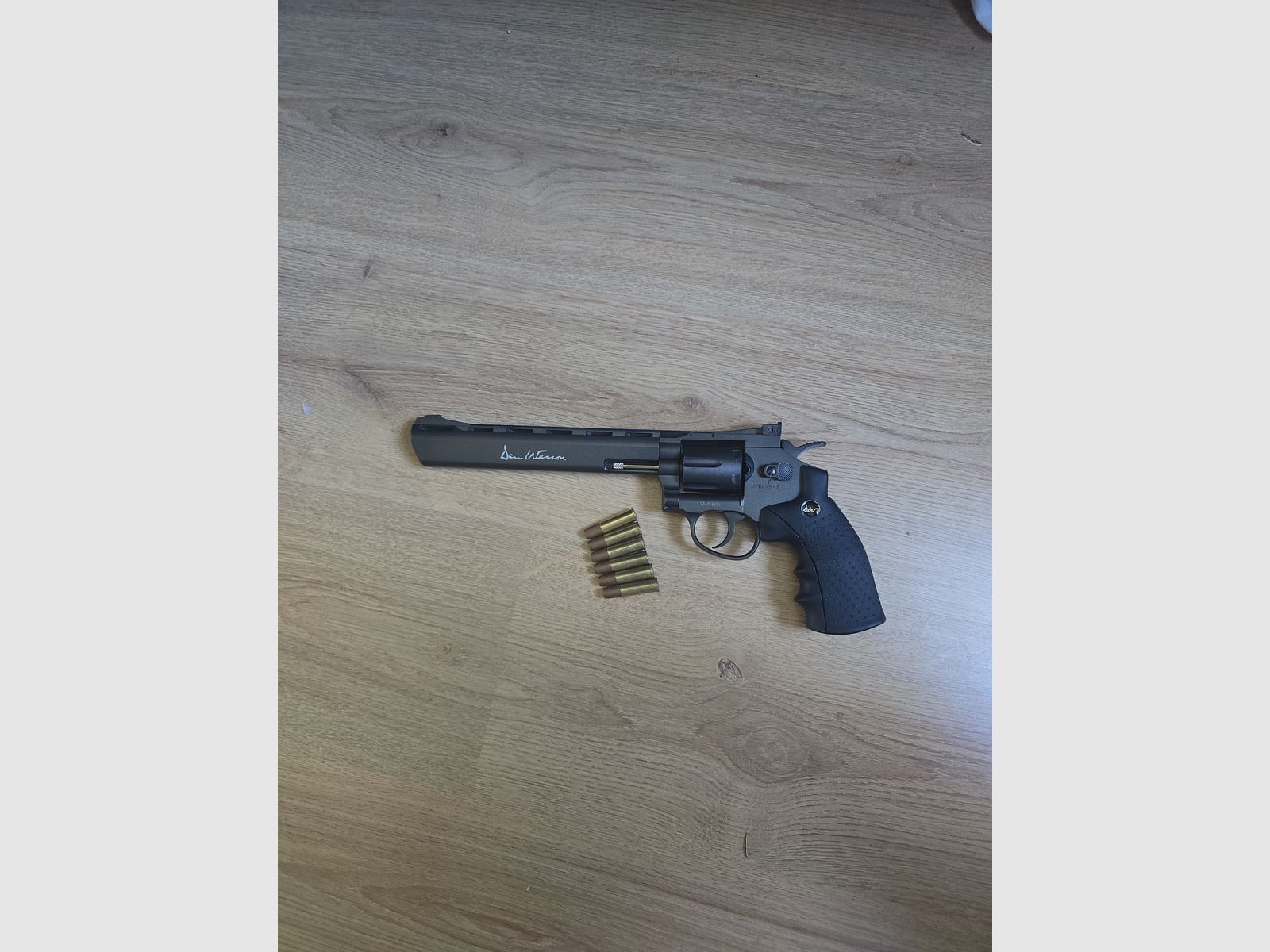 Revolver CO2 ASG Dan Wesson de 8 pulgadas y 4,5 mm