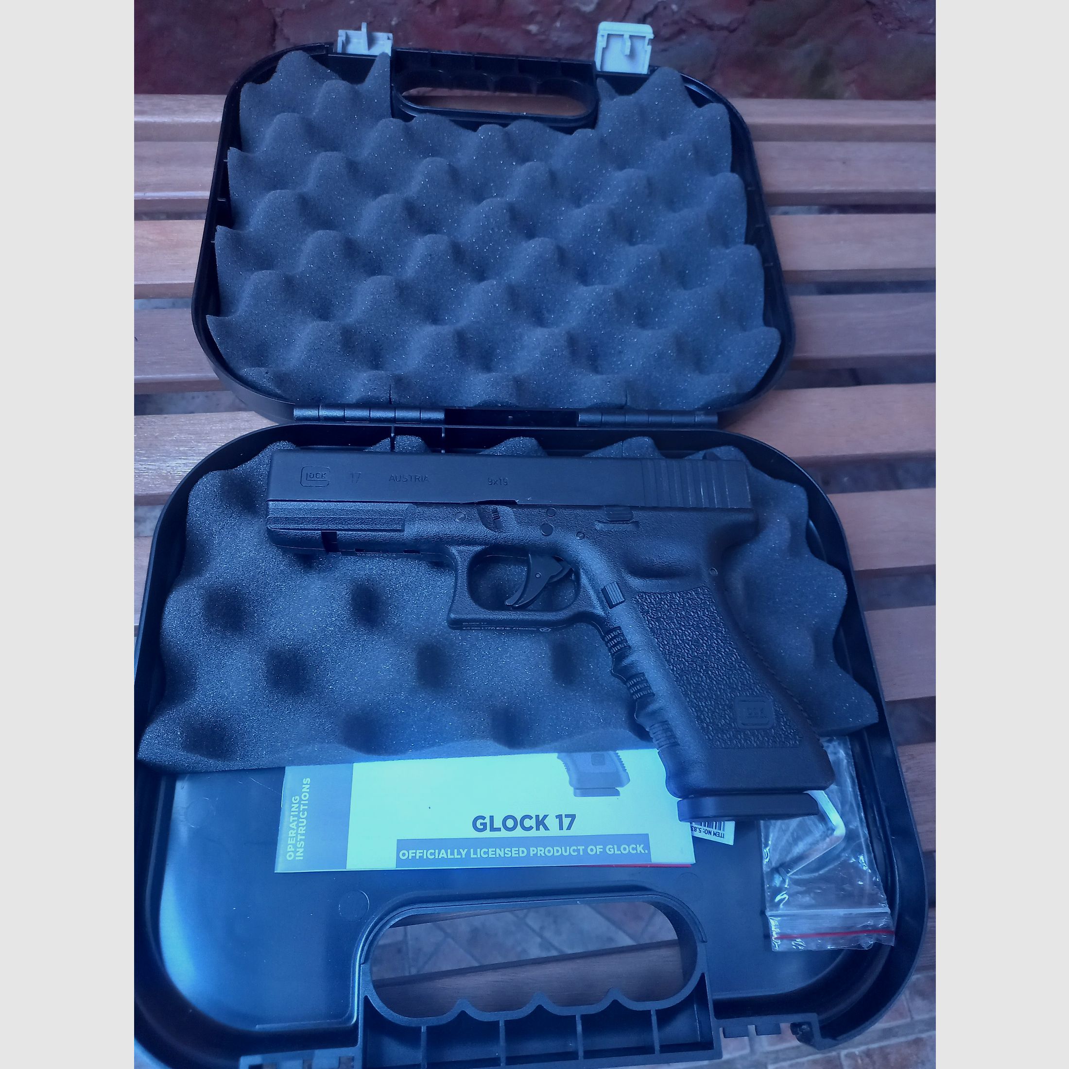 Glock 17 w wersji Co2. 4,5mm Diabolo w oryginalnym pudełku., zdjęcie 2 z 4