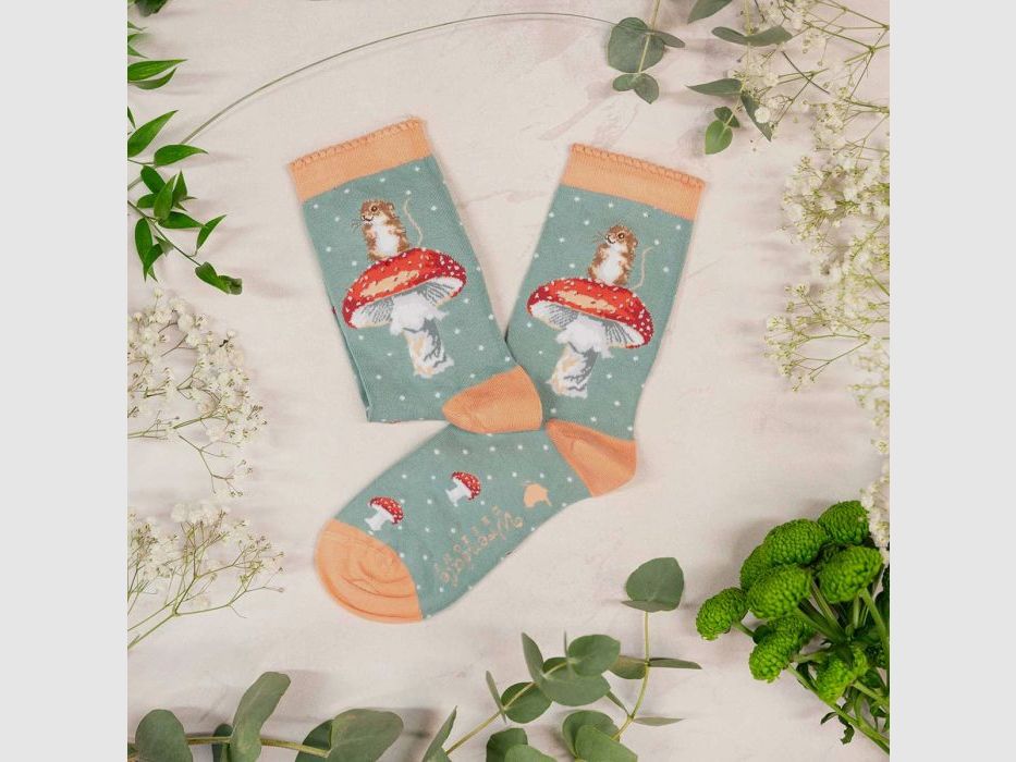 Wrendale Socken "He's a Funghi" mit Maus und Pilz